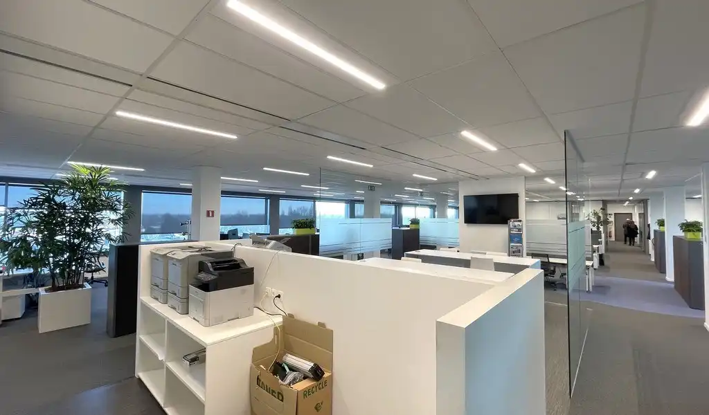 Gelijkvloers kantoor te huur in The Sage in Berchem foto 8