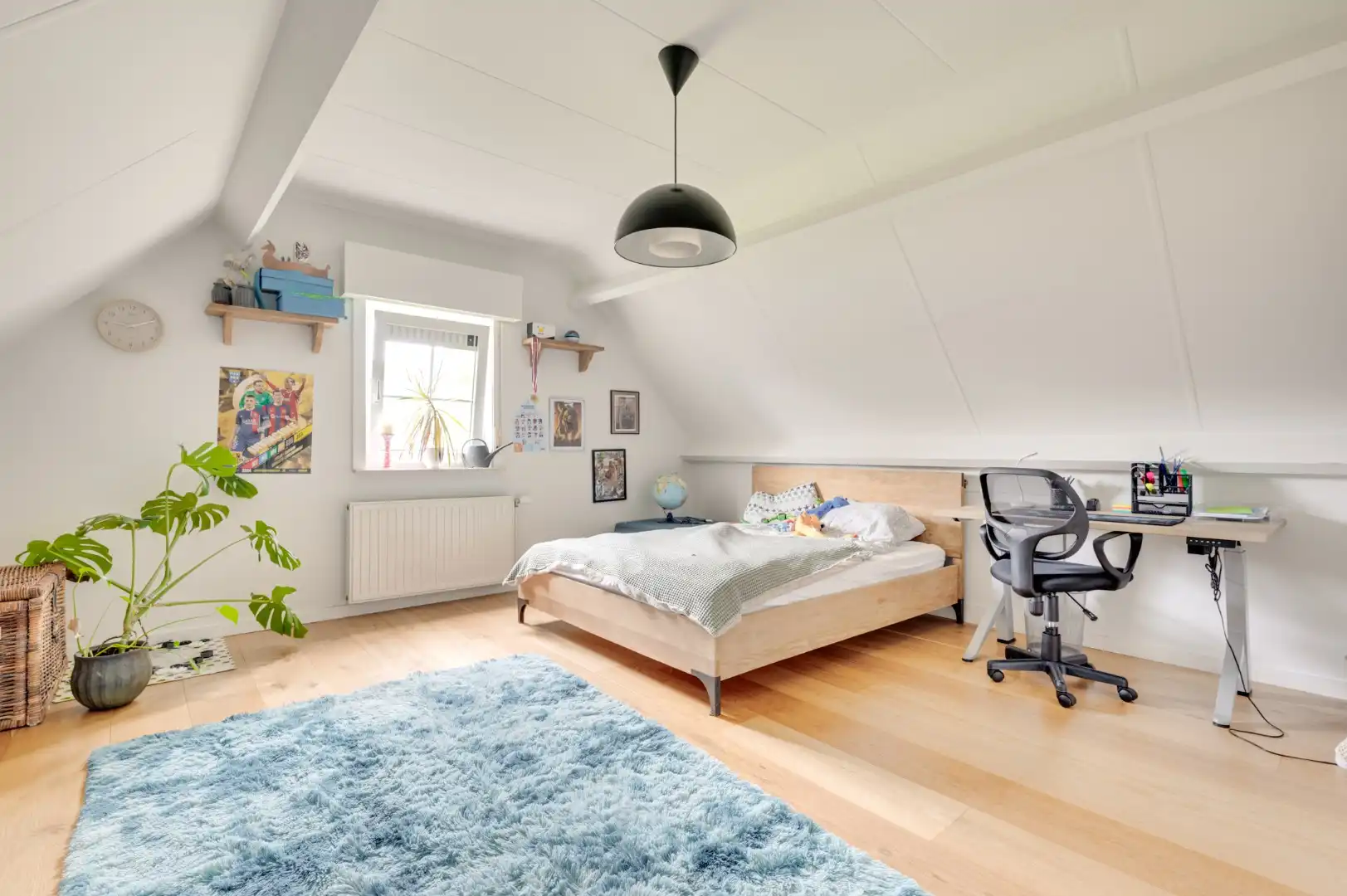 Karaktervolle alleenstaande ruime villa met rondom tuin op korte afstand van het strand  foto 21