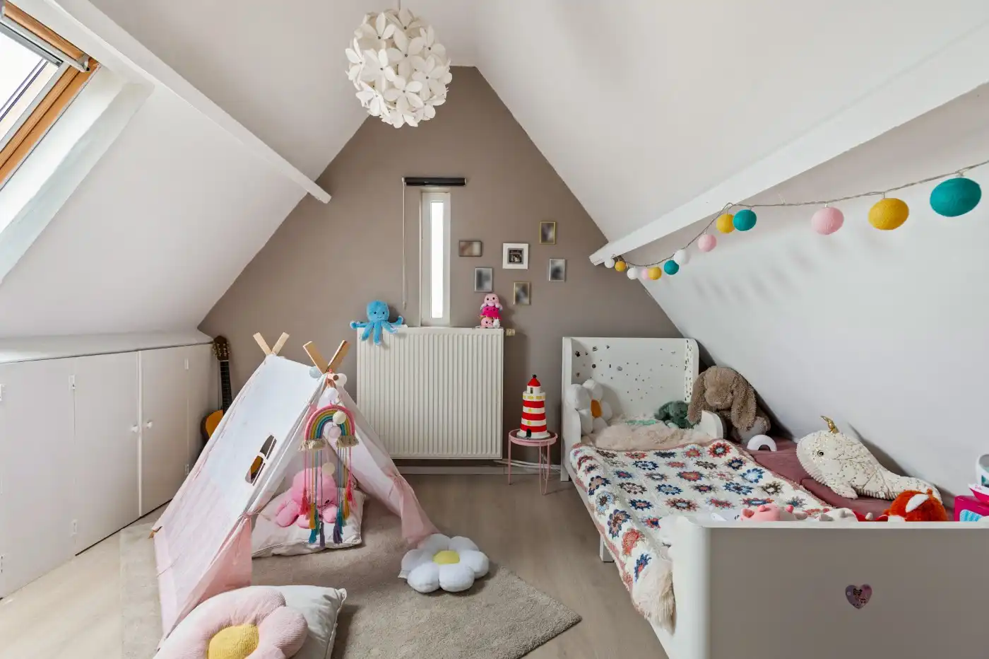 Ruime, instapklare, vrijstaande woning met 5 slpk., grote tuin en praktijkruimte foto 25