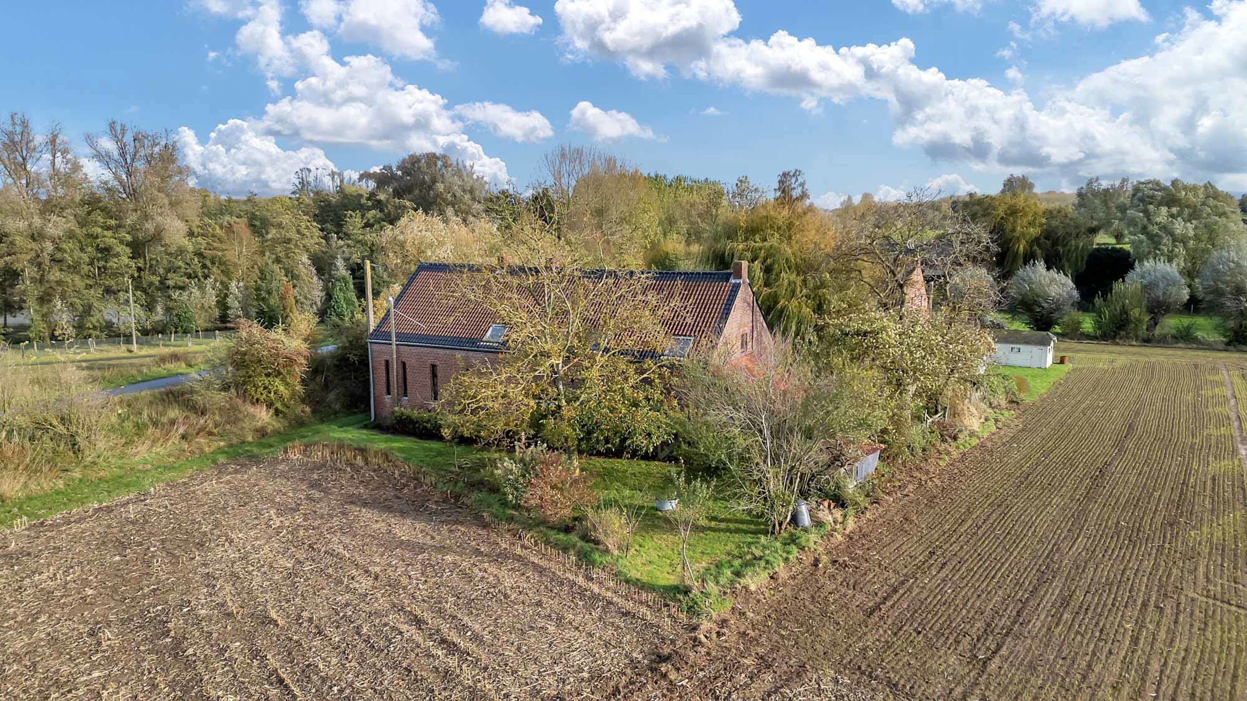 Hoofdfoto van de publicatie: Fantastisch gerenoveerde hoeve met binnenzwembad