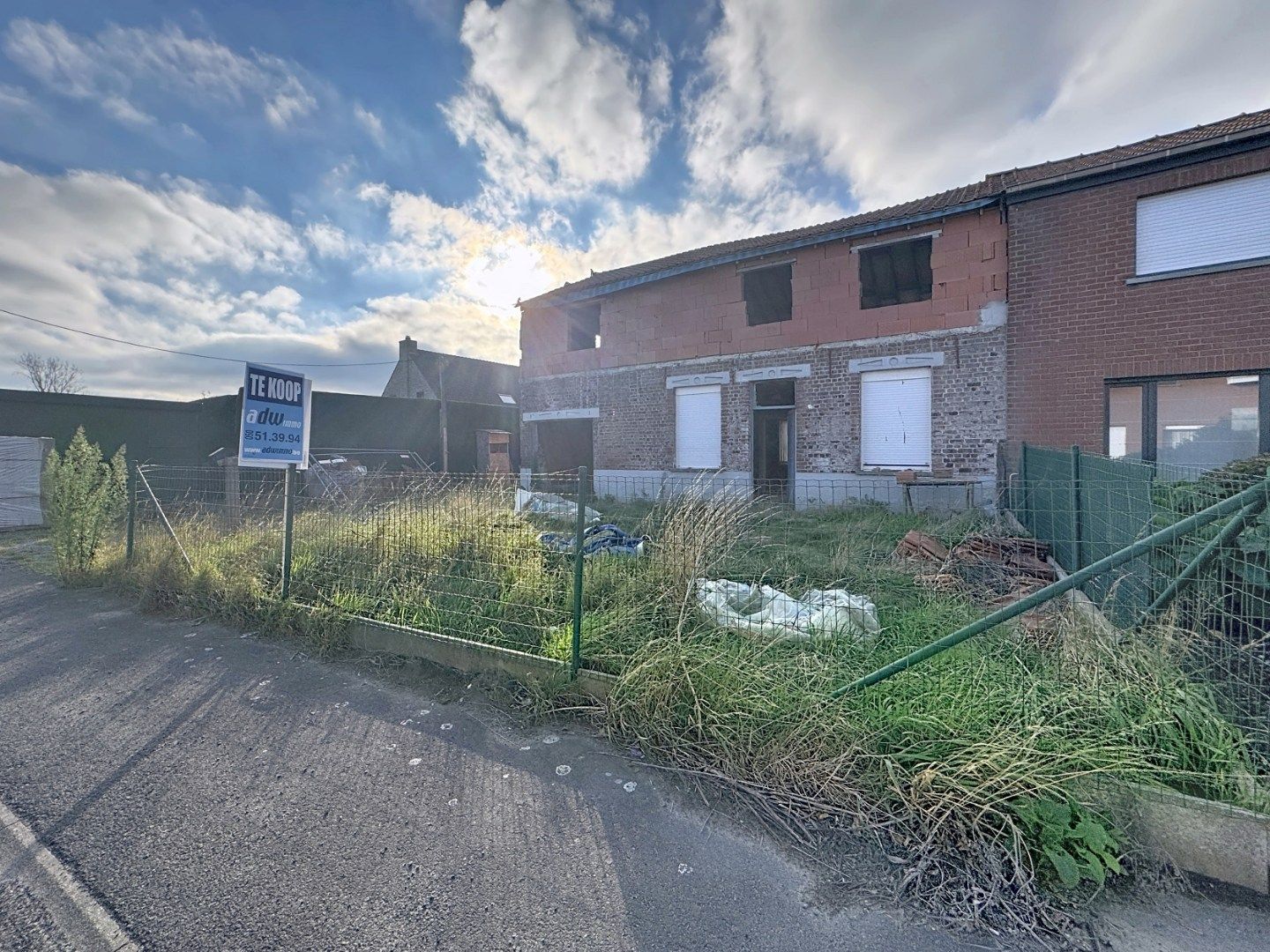 Volledig te renoveren of af te breken woning foto 2