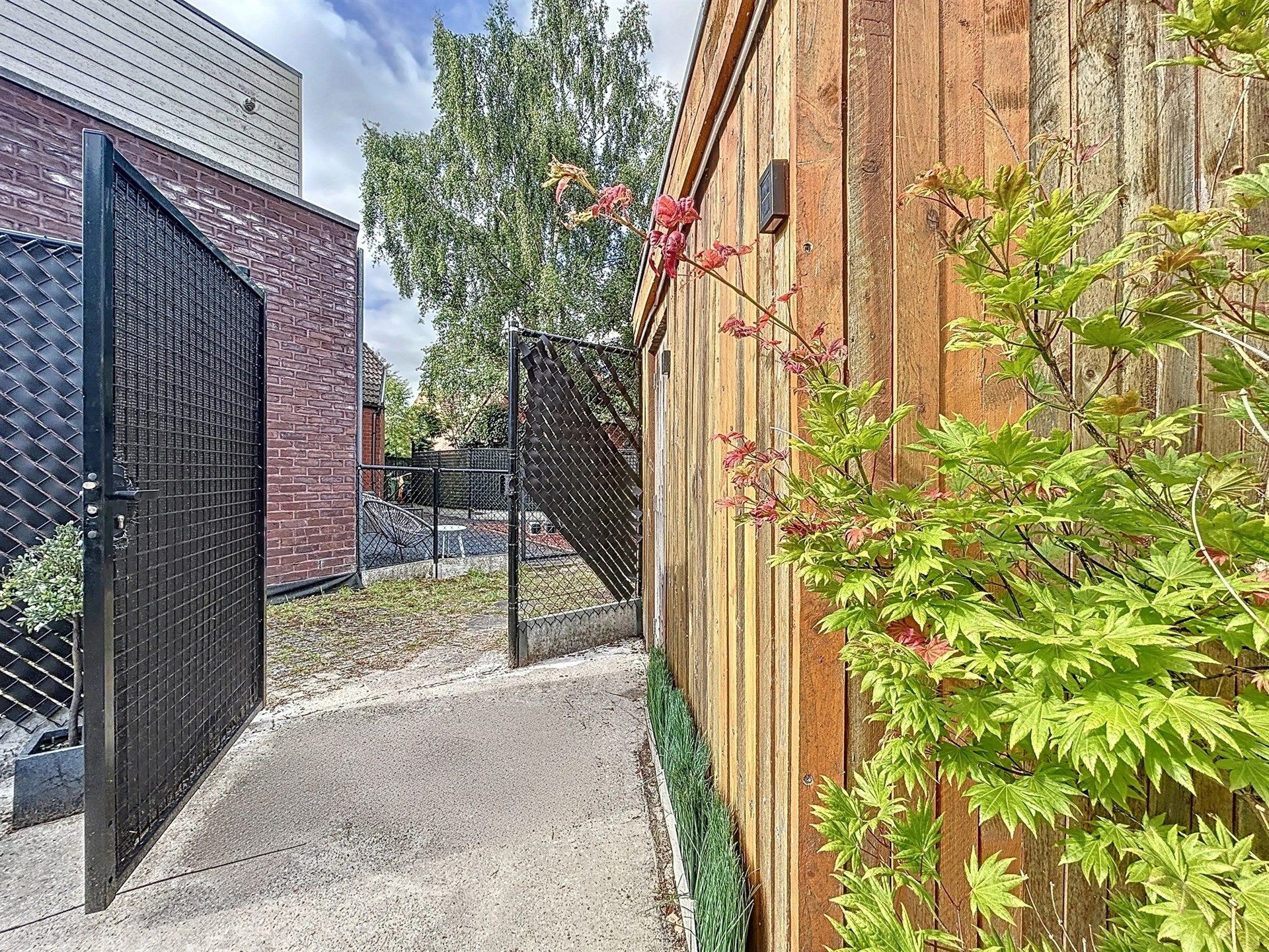 instapklare gezinswoning met 4 slaapkamers en prachtige tuin op perceel van 200m²  foto 20