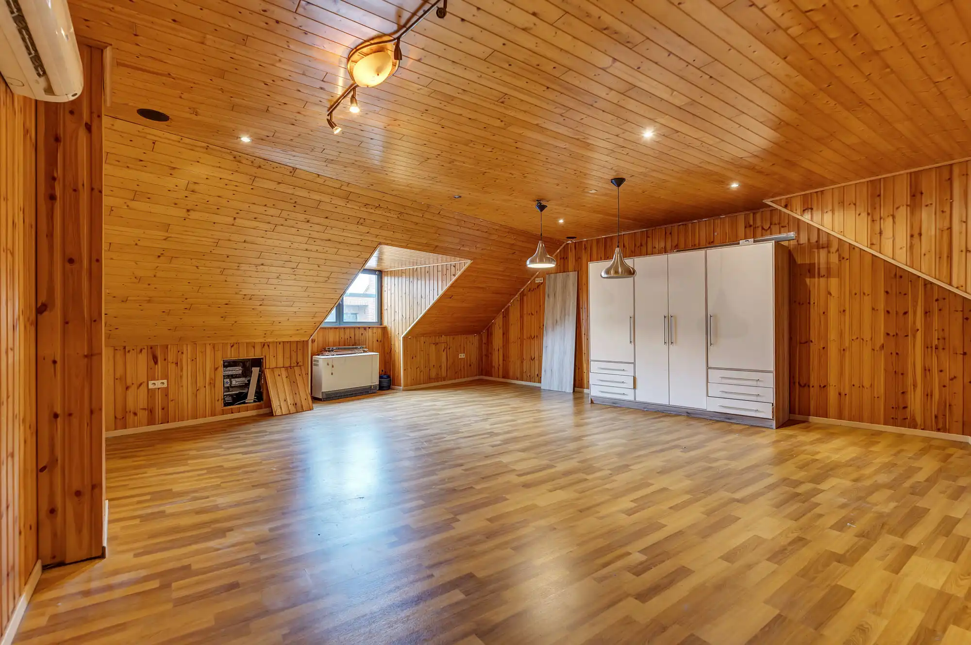 Handelswoning op goede ligging foto 25