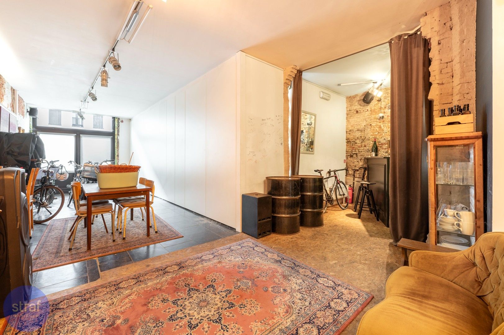 Twee terrassen, vier slaapkamers & tonnen karakter foto 21
