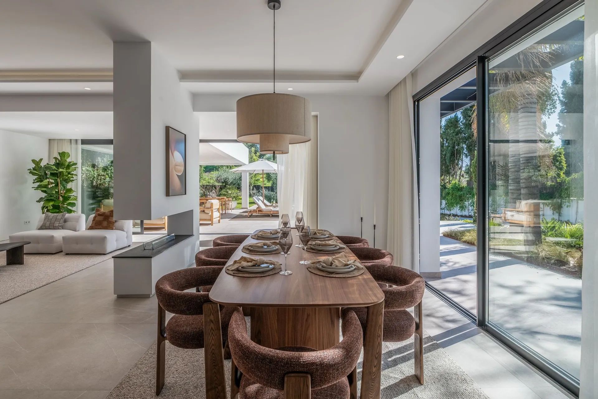 Exclusieve leefstijl in El Paraíso – waar modern design en luxe elkaar ontmoeten foto 9