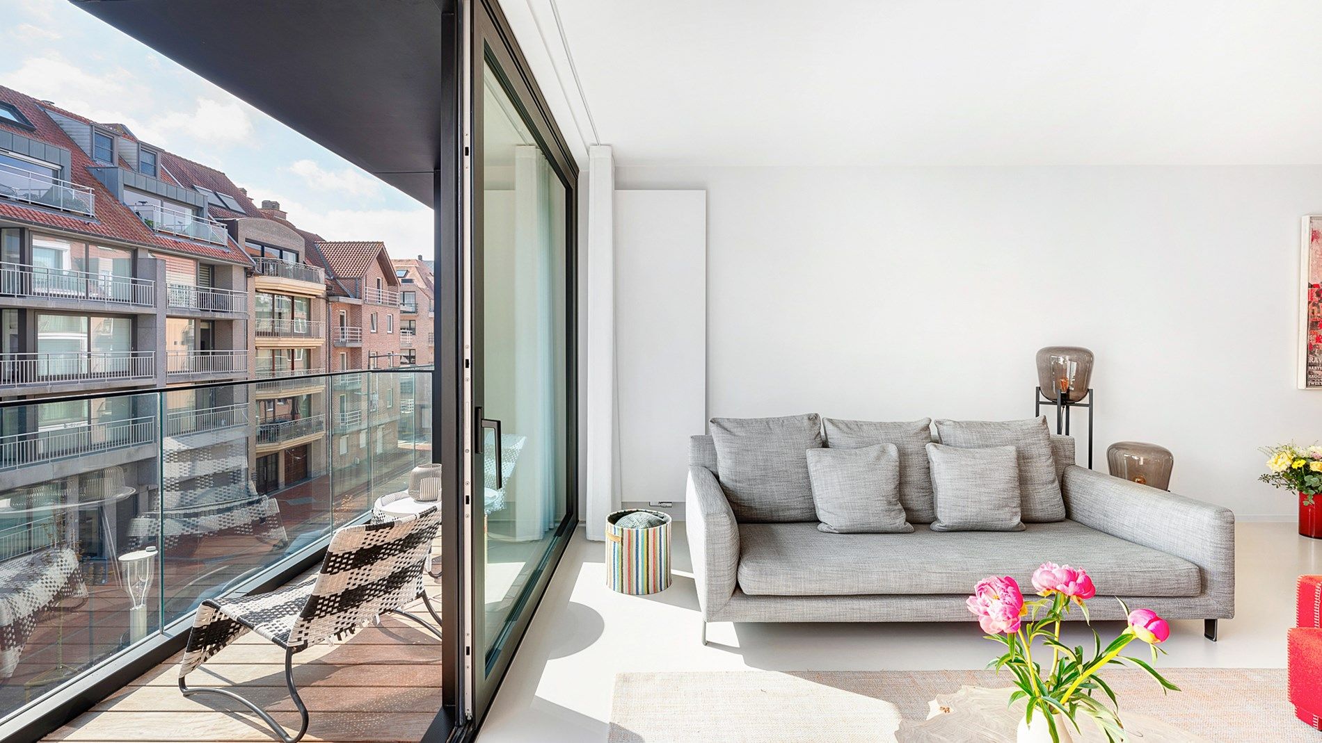 Uitzonderlijk luxueus afgewerkt appartement met zonnige terrassen, gelegen vlakbij de winkels van de Lippenslaan.  foto 6