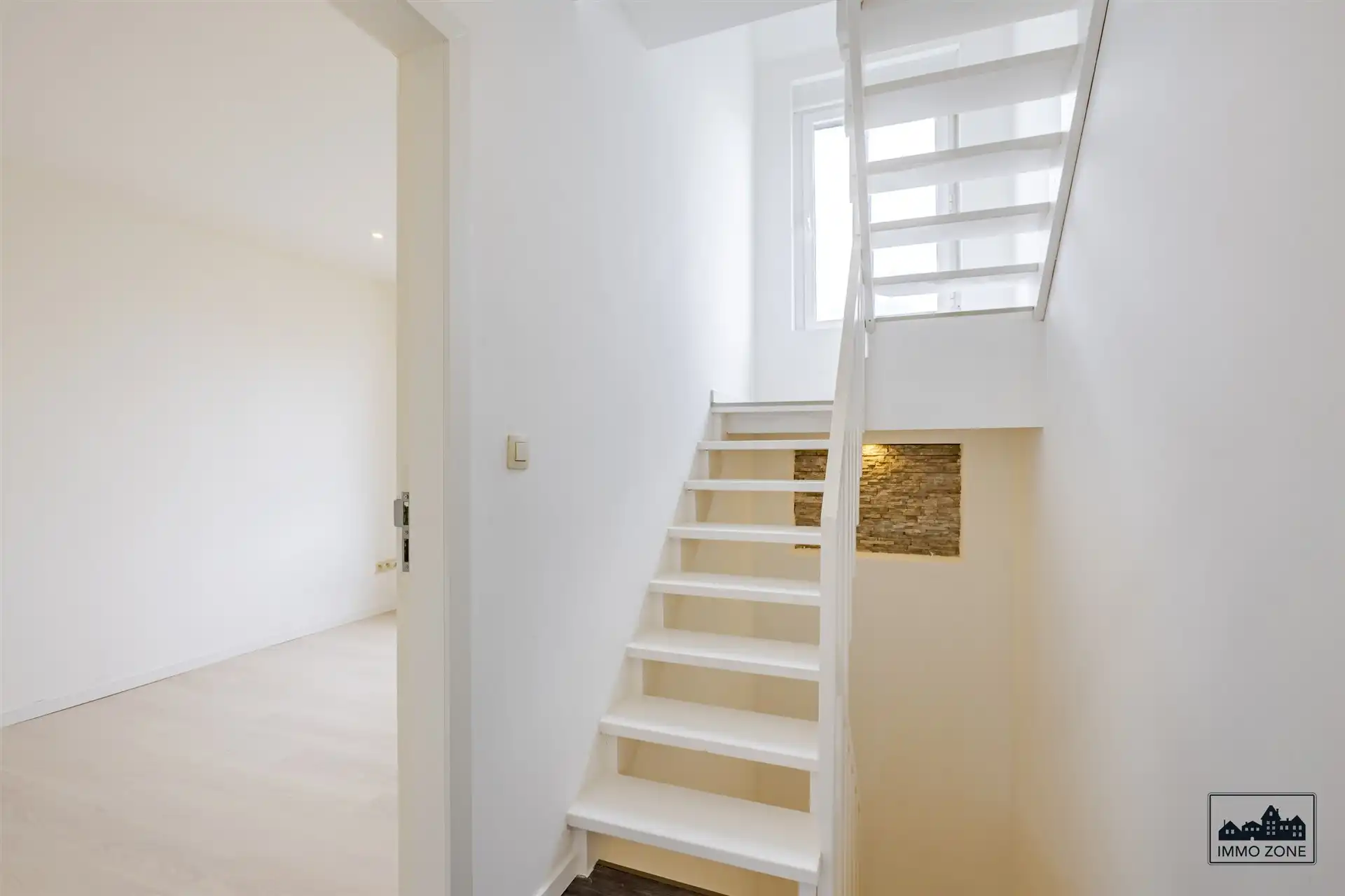 Gerenoveerde 4 slaapkamer woning foto 13
