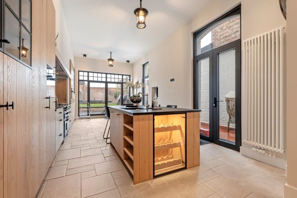 EXCLUSIEF HERENHUIS MET LUXUEUZE AFWERKING IN HET HART VAN SINT-TRUIDEN foto 9