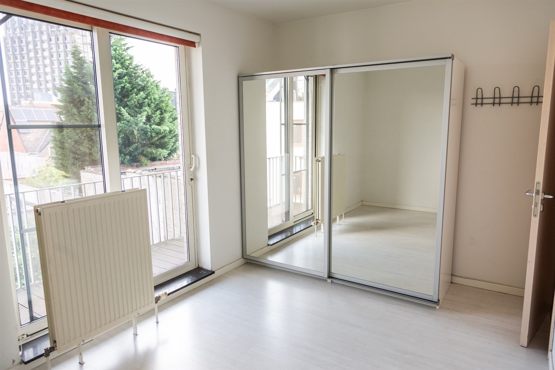 2 slpk appartement - ruim terras - dubbele autostaanplaats foto 9