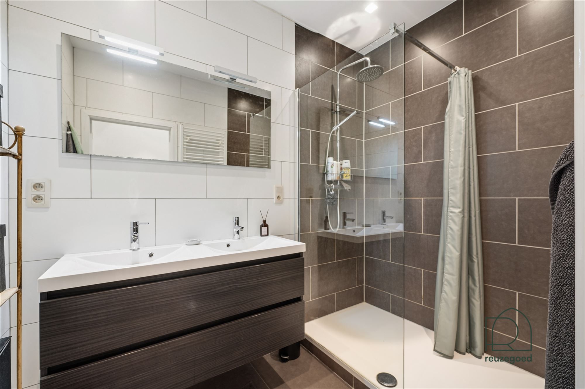 Karaktervol appartement met 2 slaapkamers in Antwerpen foto 20