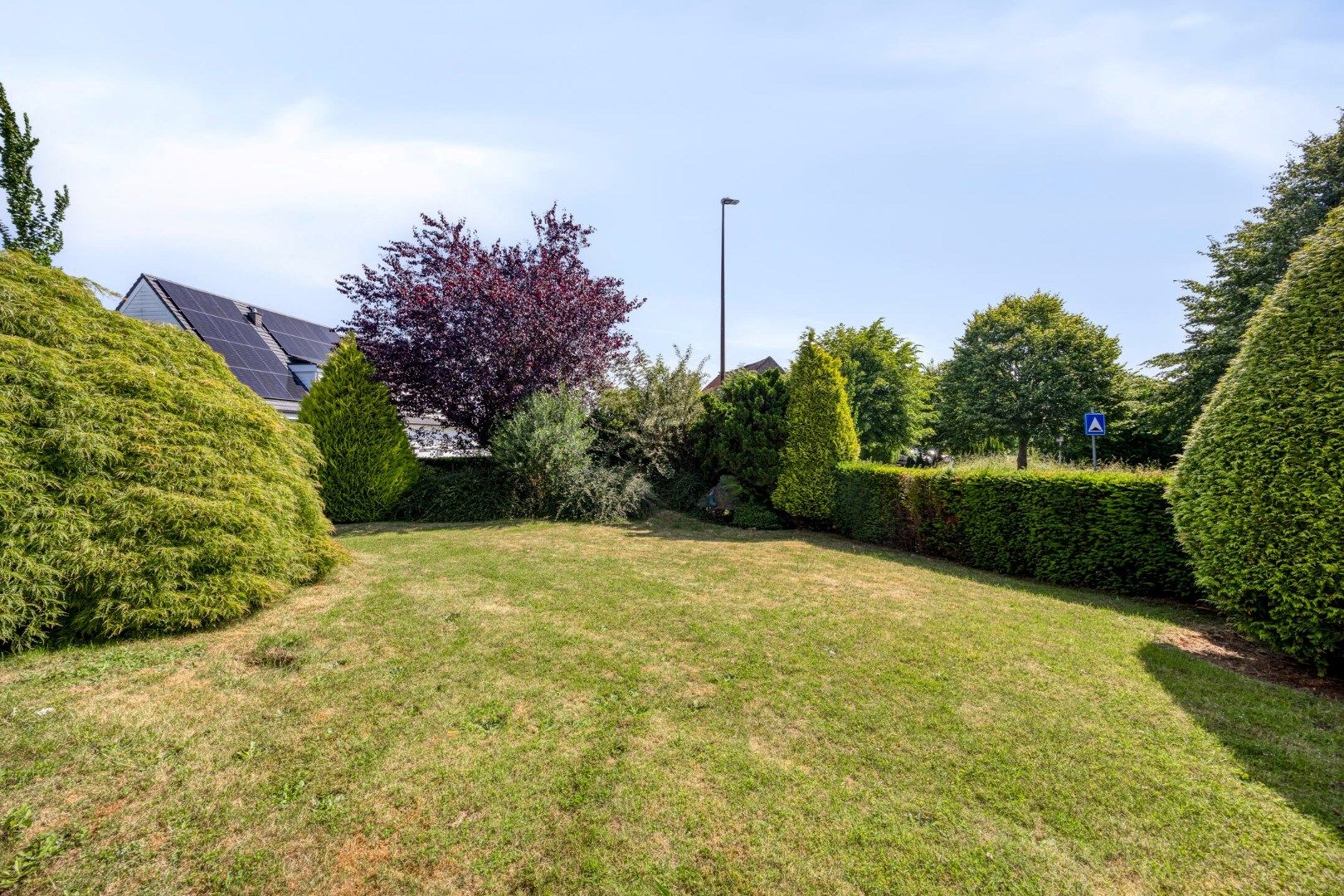 BUNGALOW – 2/4 kamers, garage & kelders – 1650 BEERSEL foto 2