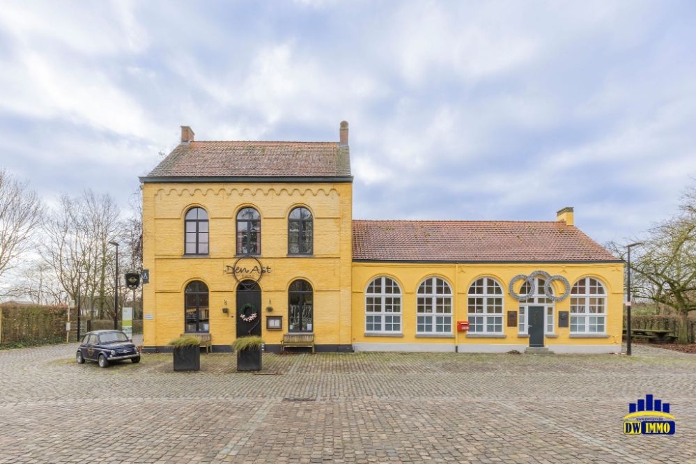 Knappe bistro te huur in Mullem, Oudenaarde foto {{pictureIndex}}