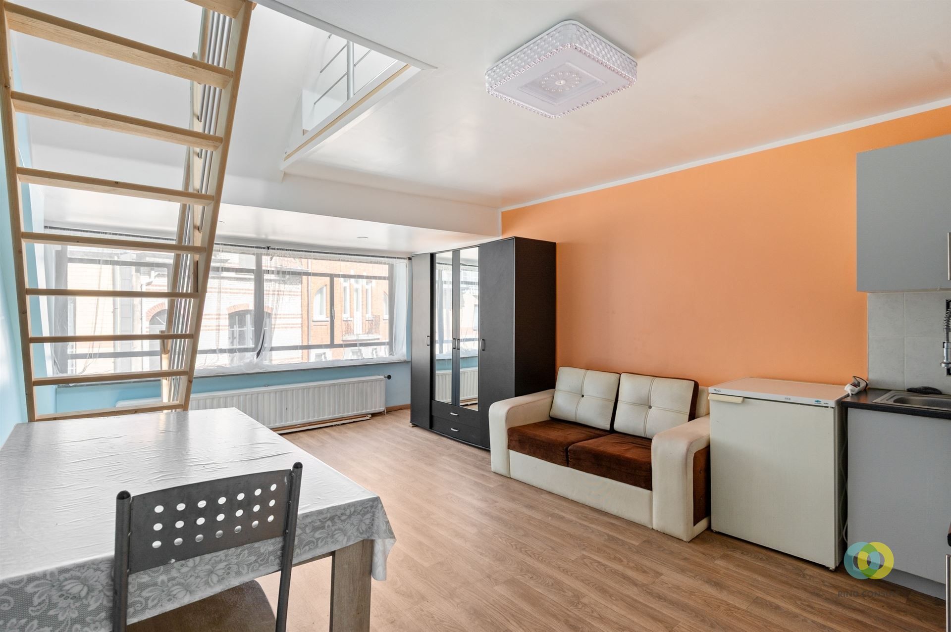 Huis met koer en drie slaapkamers mogelijk foto 5