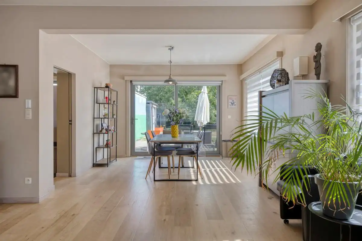 Instapklare woning met 4 slaapkamers te koop in hartje Zwijnaarde foto 5