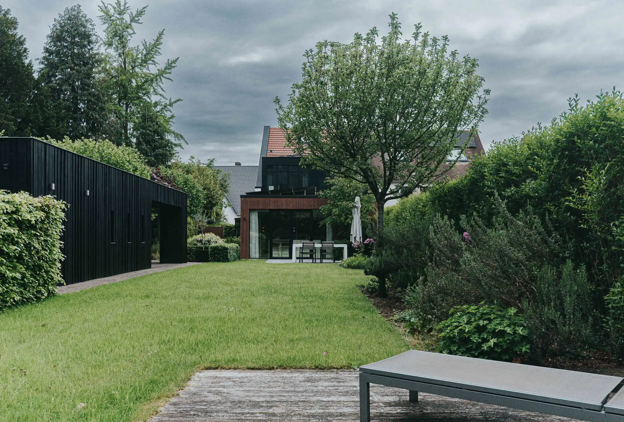 Prachtig gerenoveerde halfopen woning op een mooi perceel foto 26
