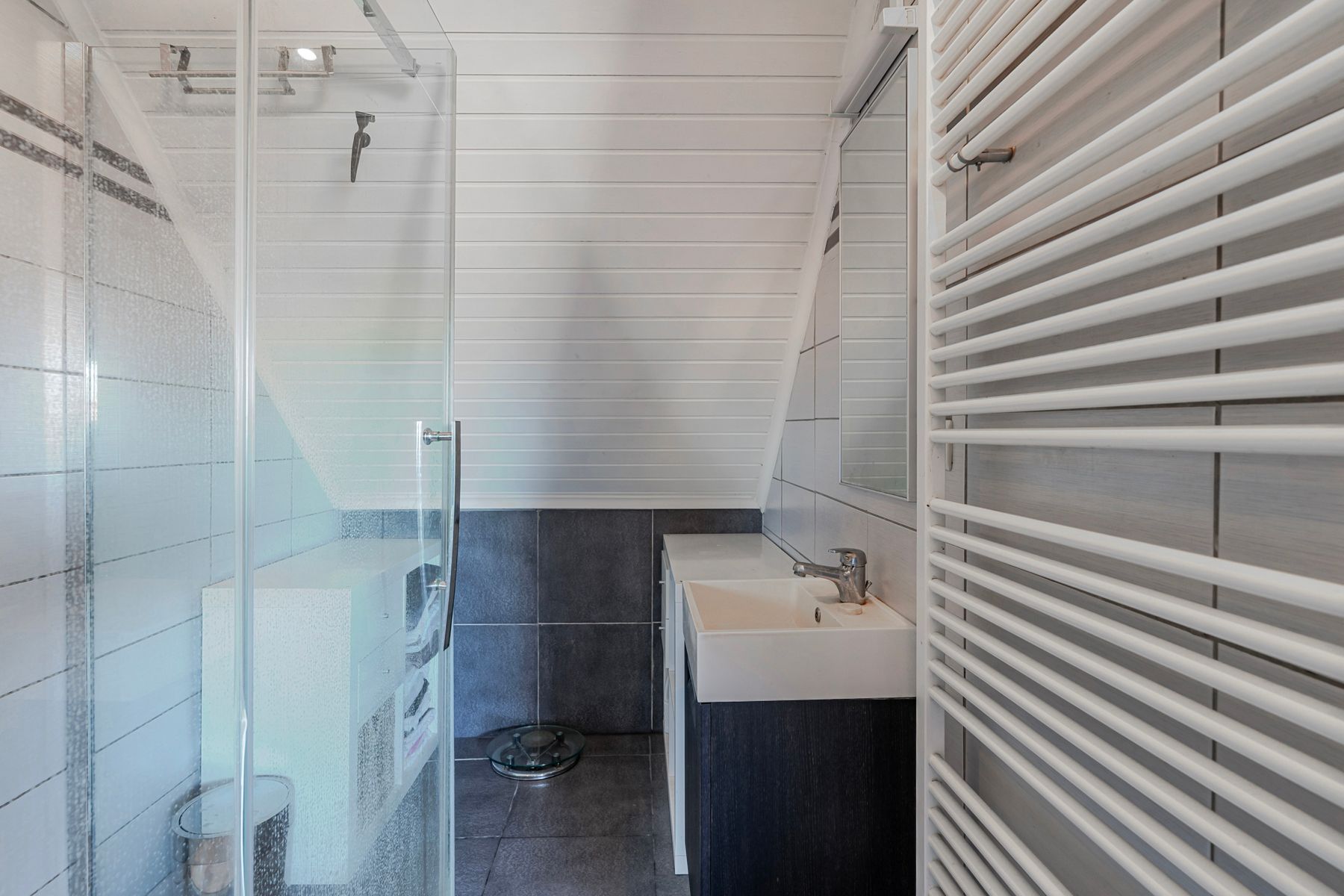 Duplex met ruim terras & EPC B aan de rustige stadsrand foto 12