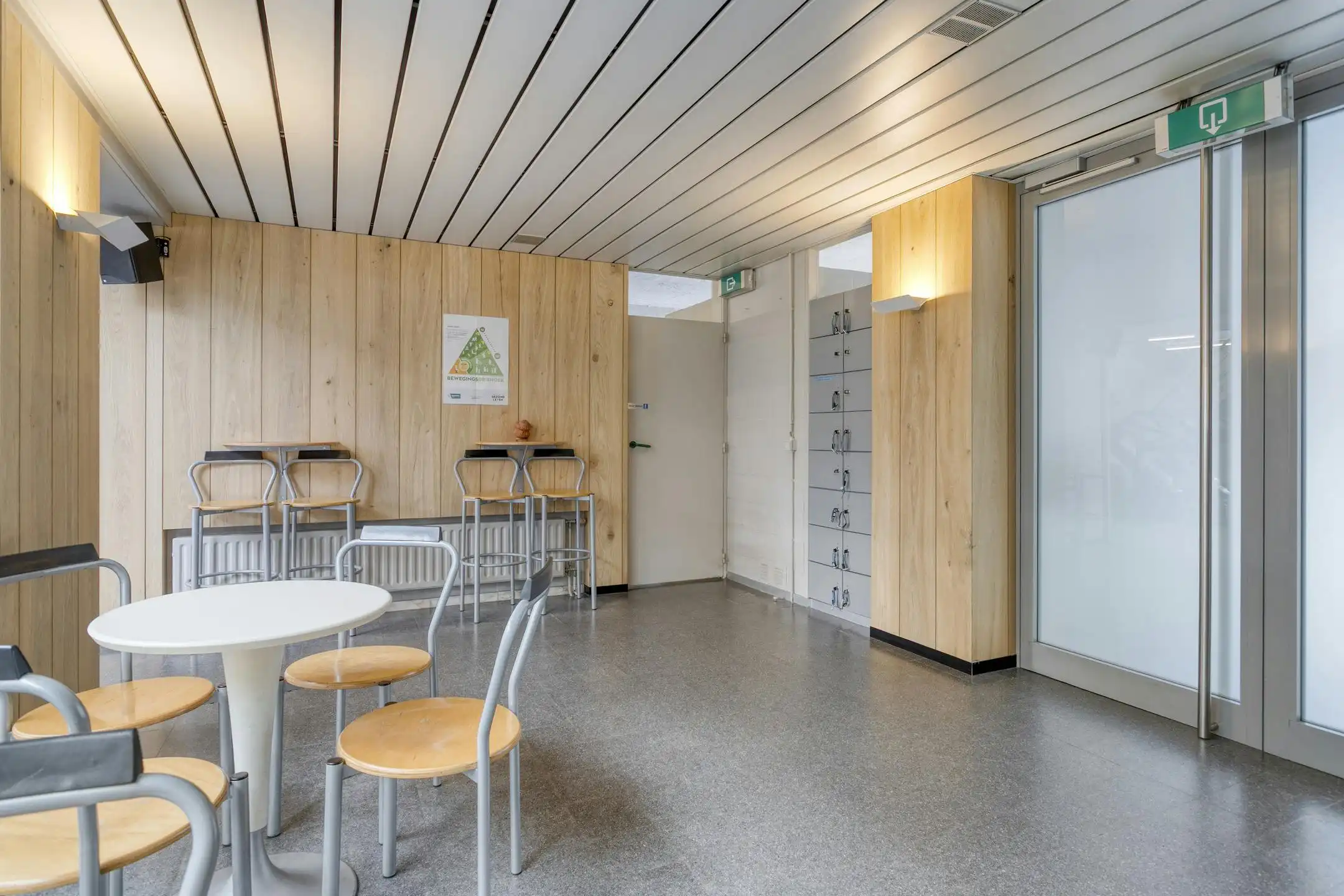 Sportcentrum met woning te koop in Roeselare foto 18