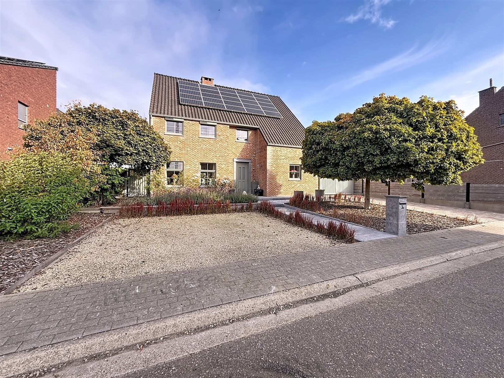 Instapklare woning, 3/5 slpks, tuin, terrassen, garage, 12a 65ca foto 2
