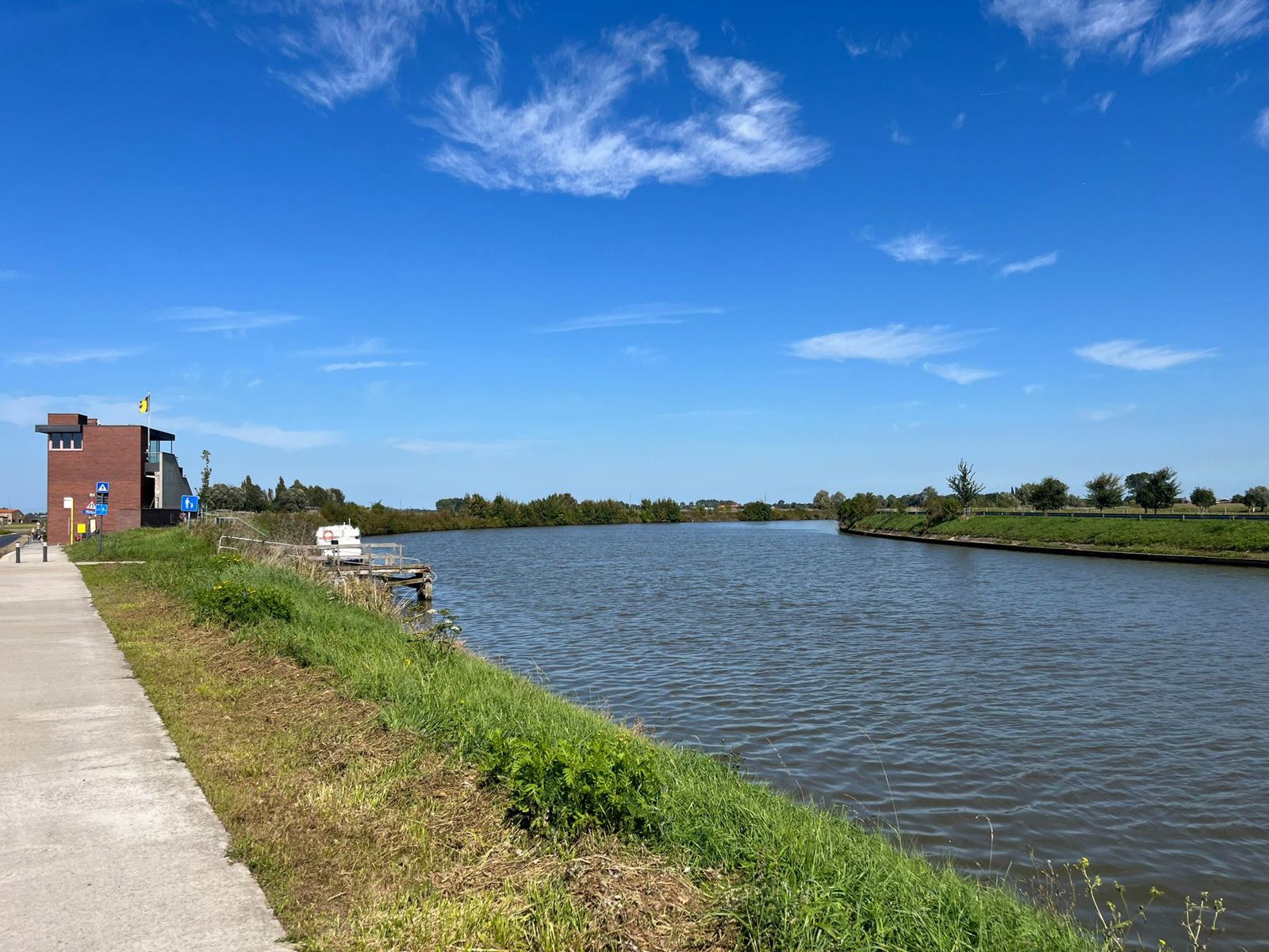 Charmante woning met uitzicht over polderlandschap foto 19