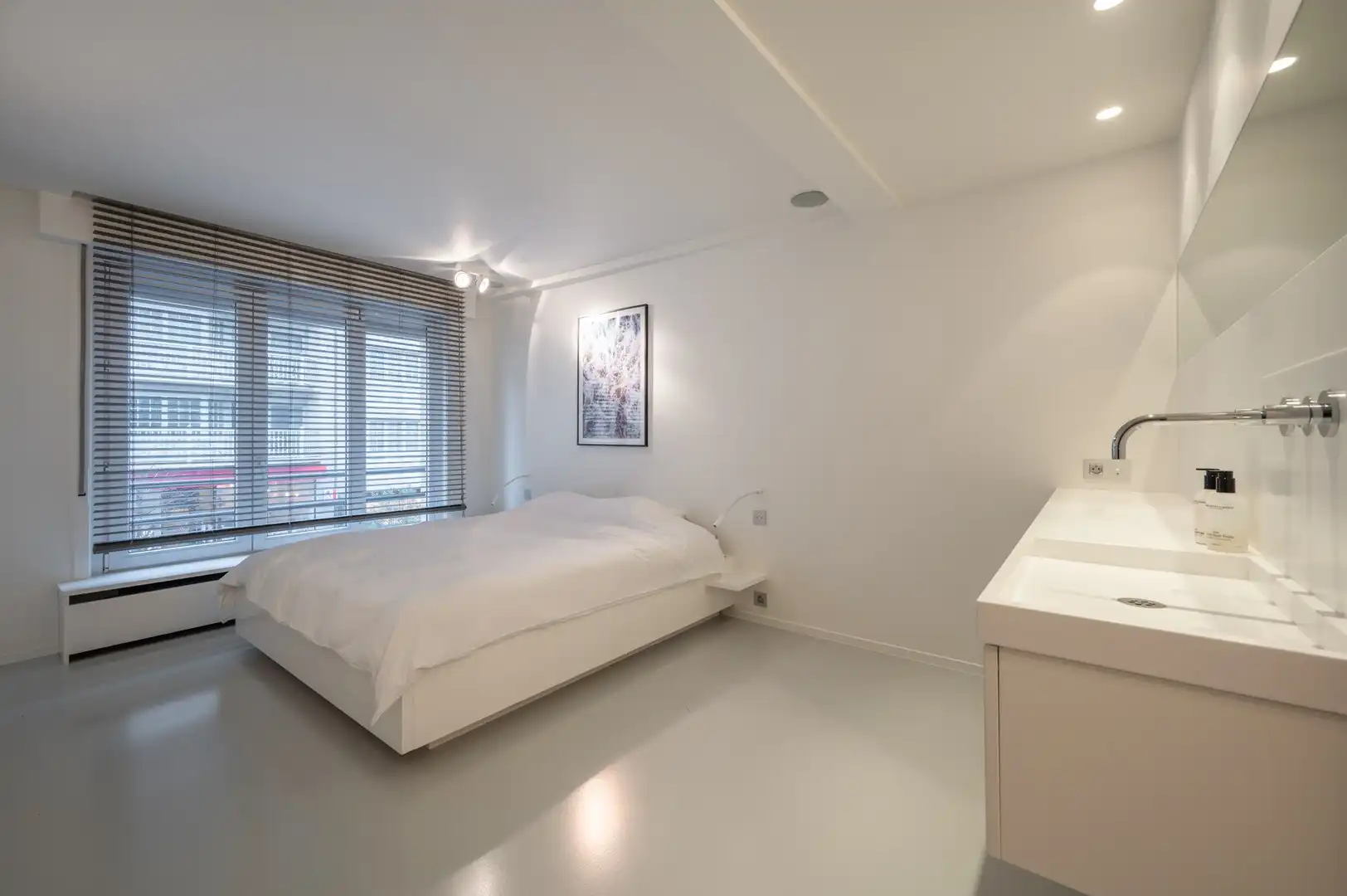 Instapklaar hedendaags hoekappartement rustig gelegen op enkele passen van de zee. foto 10