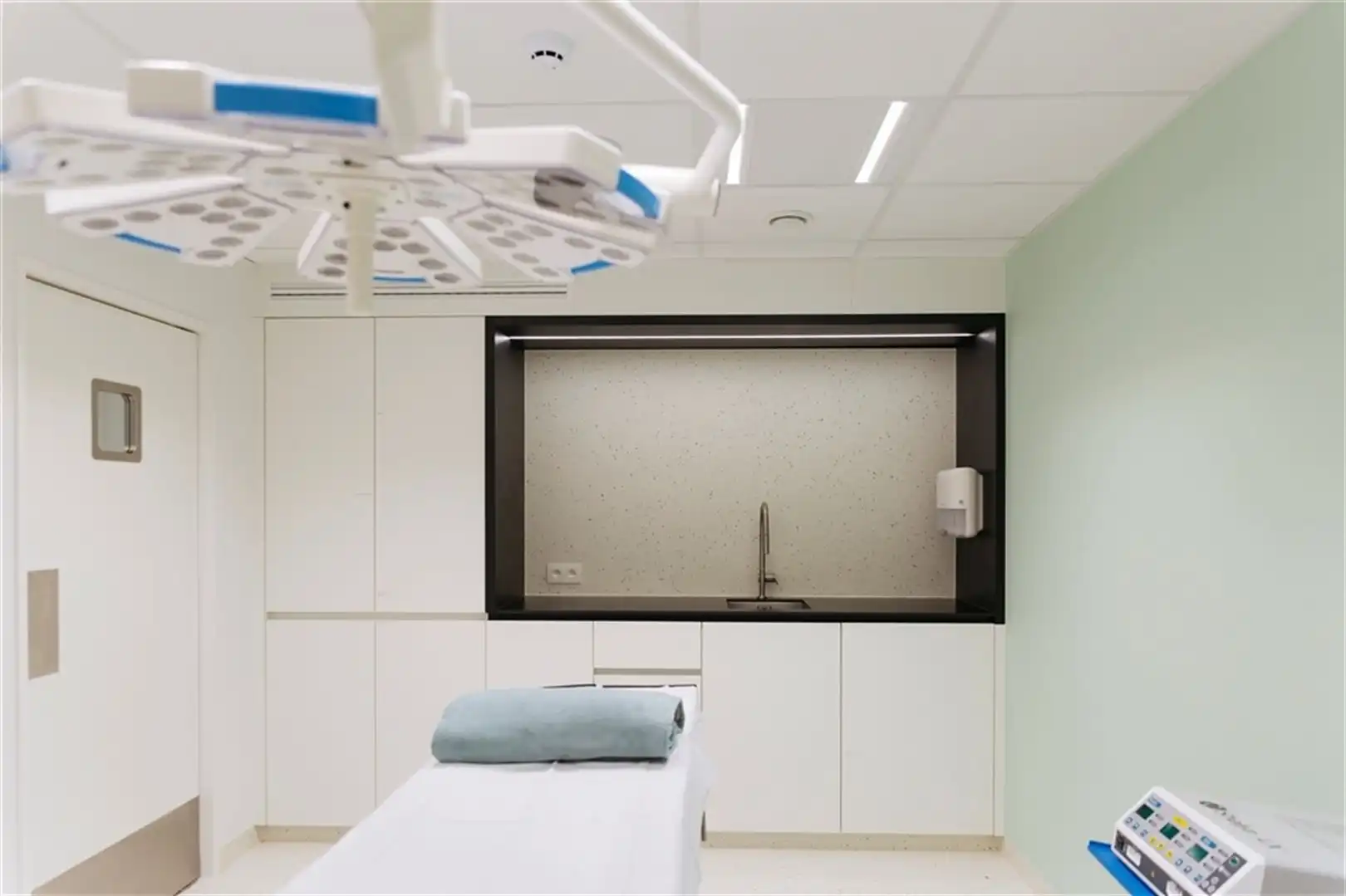 Kantoren/praktijkruimten op strategische locatie in Gent met parking foto 15