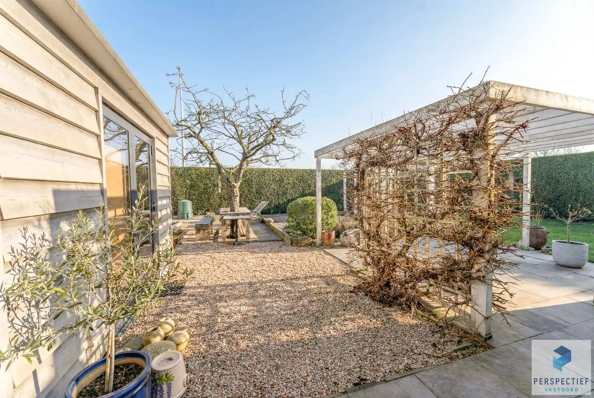 Centraal gelegen villa  met mooie tuin op 734 m² foto 21