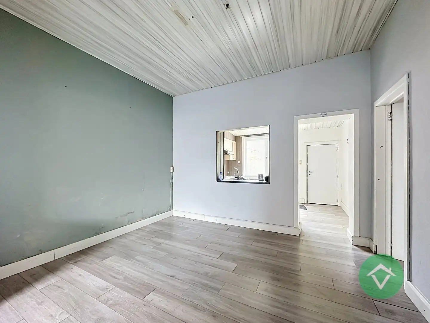 Op te frissen gezinswoning met vier slaapkamers, inpandige garage te Koekelare foto 7