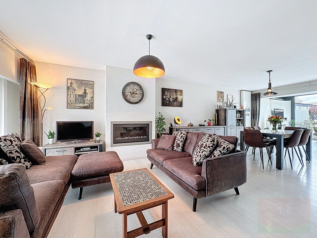 Instapklare, eigentijdse en energiezuinige bungalow met 3 slaapkamers, tuin en inpandige garage foto 3