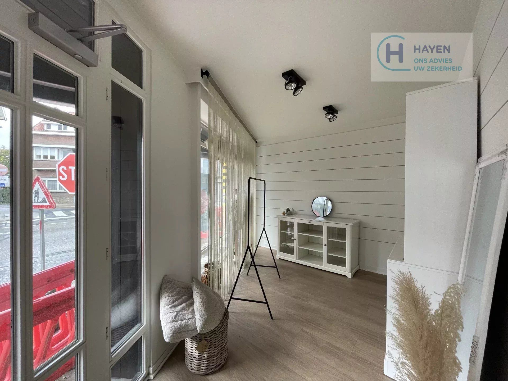 Commerciële hoekwoning met sterke zichtlocatie foto 6