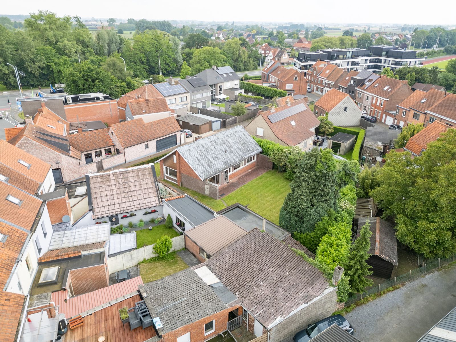 Alleenstaande, rustig gelegen te renoveren woning op meer dan 800 m² in het centrum foto 9