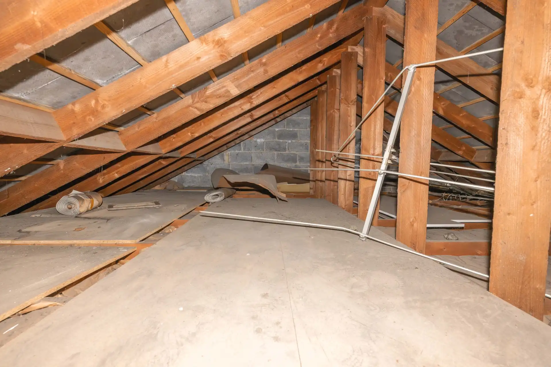 Te renoveren halfopen woning met 3 slaapkamers én zuidwestgerichte tuin met een aparte garage en aansluitende berging in een rustige tuinwijk te koop in Zulte. foto 22