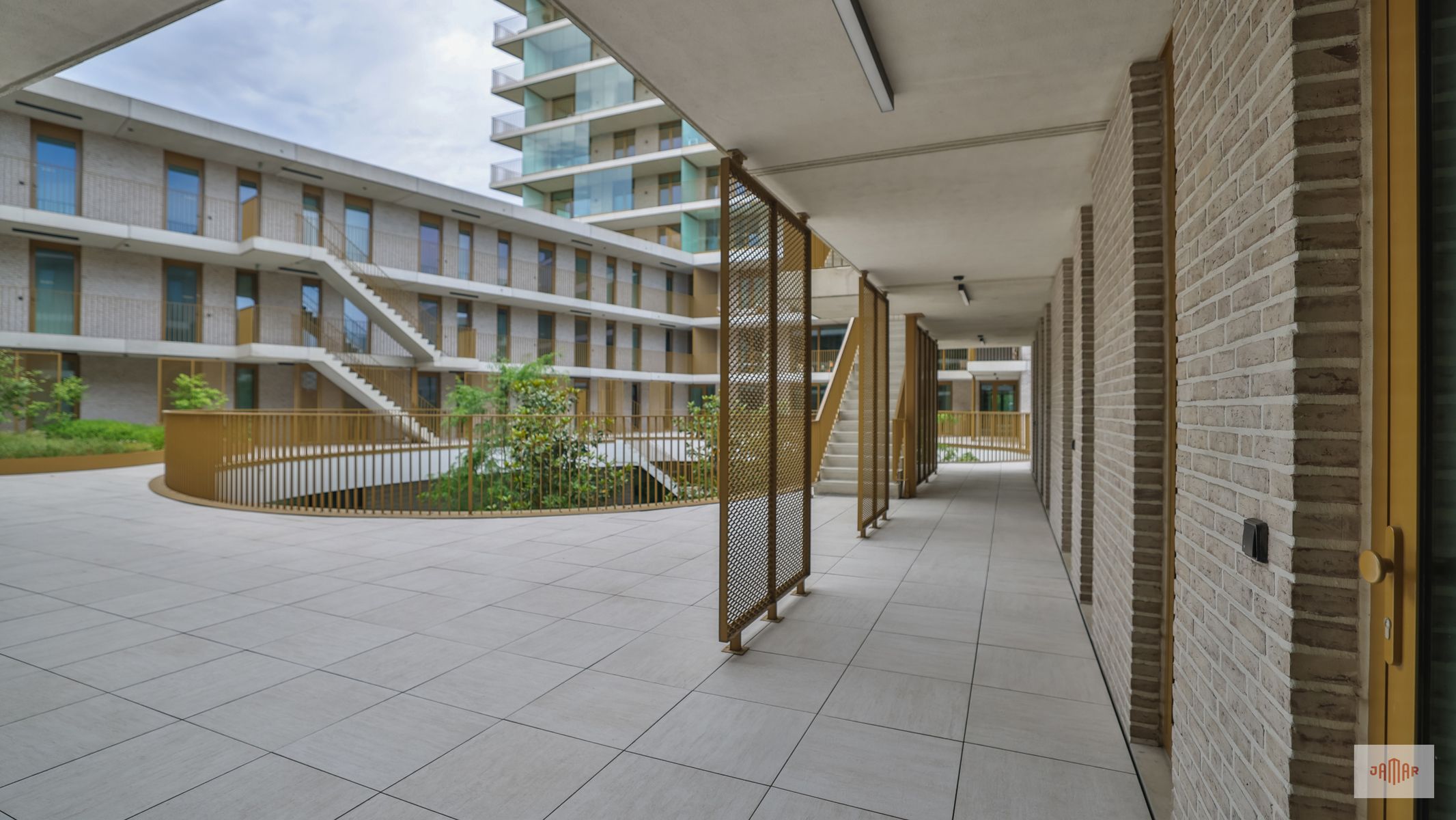 Doorzonstudio in Funky-Left met voorzieningen! foto 9