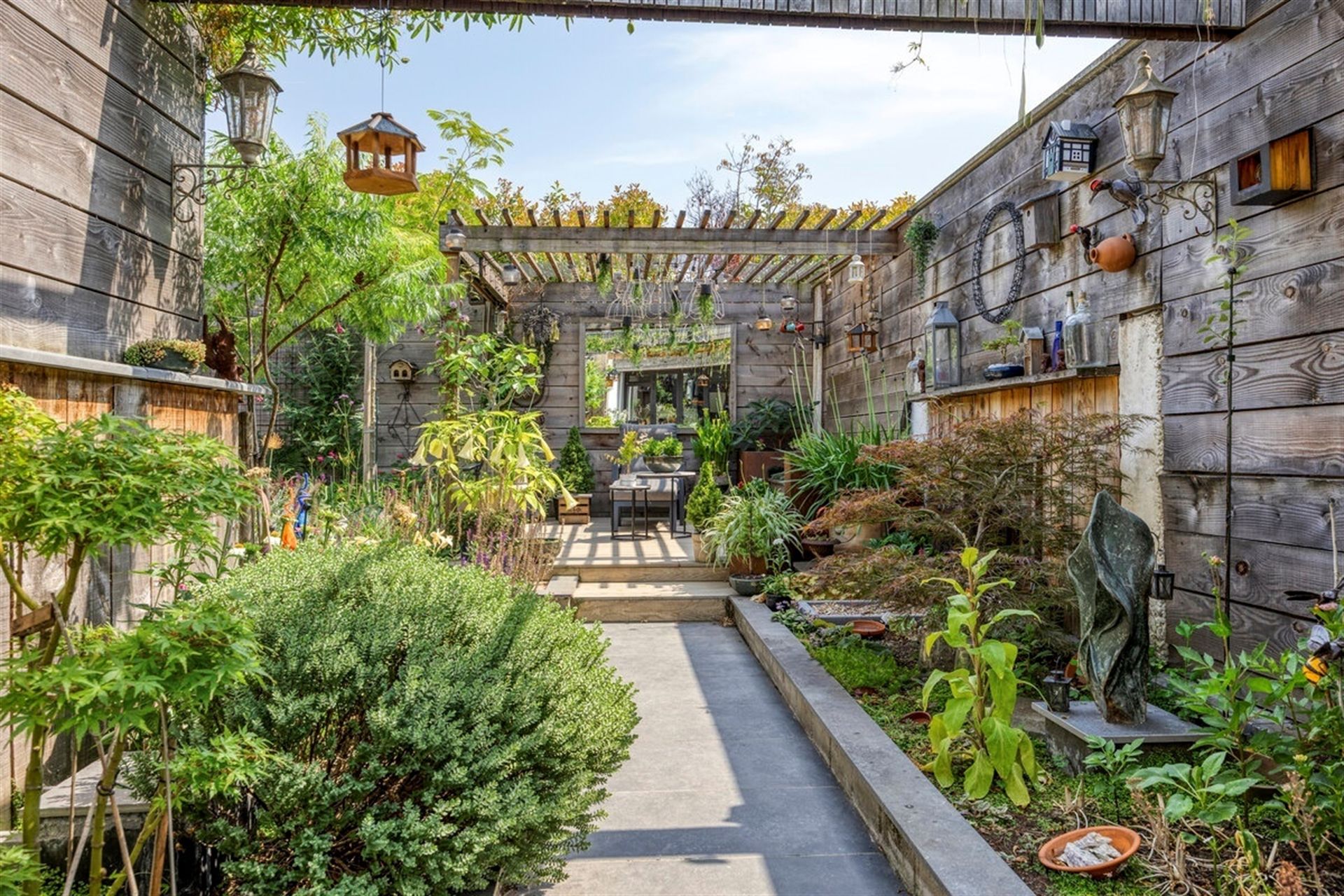 Instapklare woning met prachtige tuin foto 17