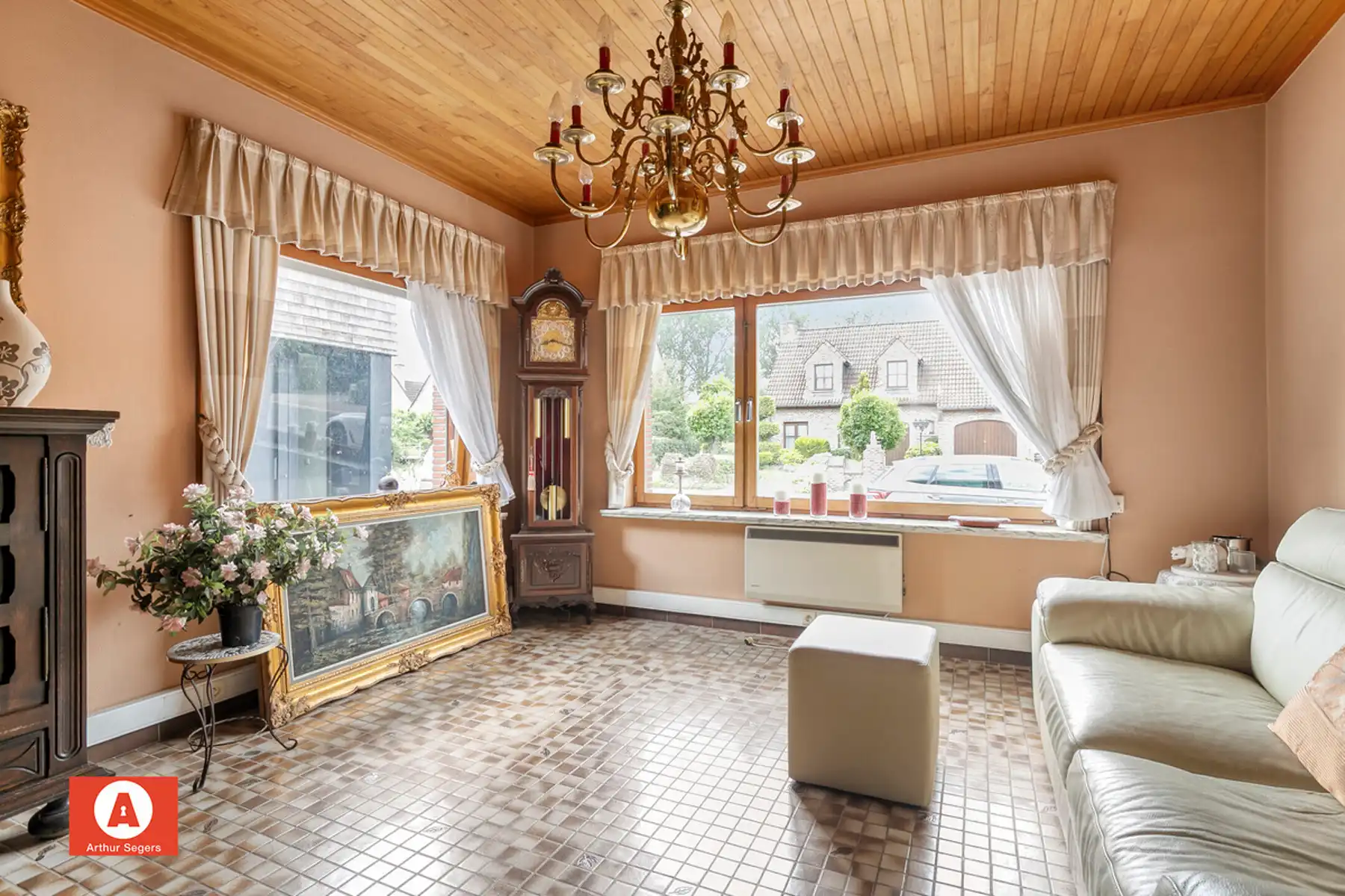 Te renoveren HOB met 3 slaapkamers en garage foto 4