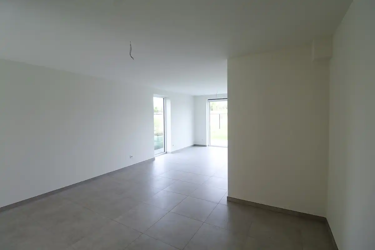 Volledig afgewerkte halfopen nieuwbouwwoning in Roeselare foto 3