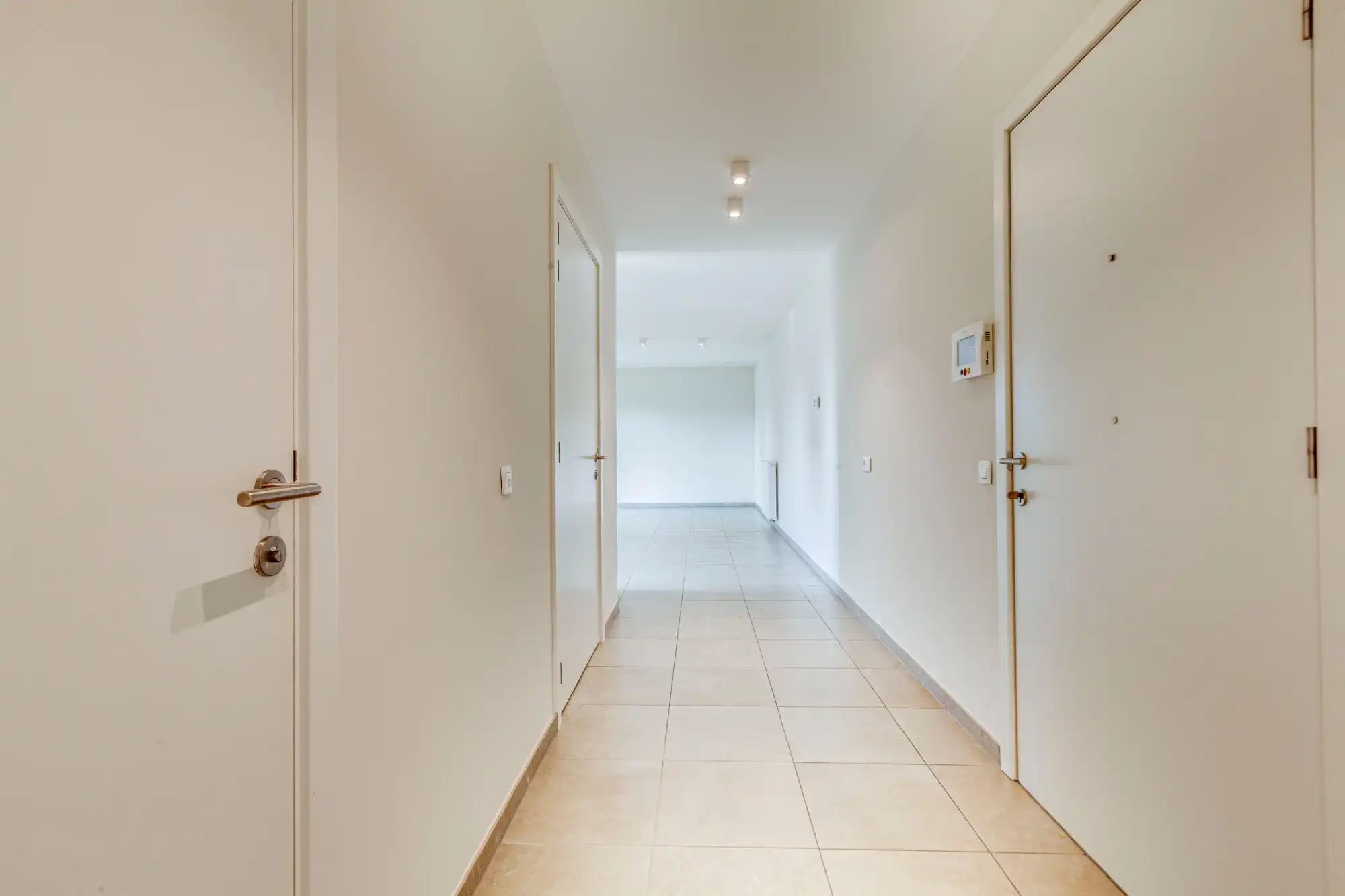 Geniet van zorgeloos comfort in deze gelijkvloerse assistentiewoning met autostaanplaats foto 8