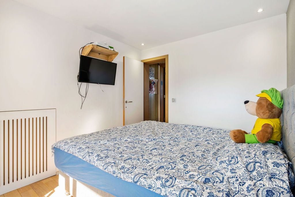 Instapklare woning met tuin, garage en carport foto 16