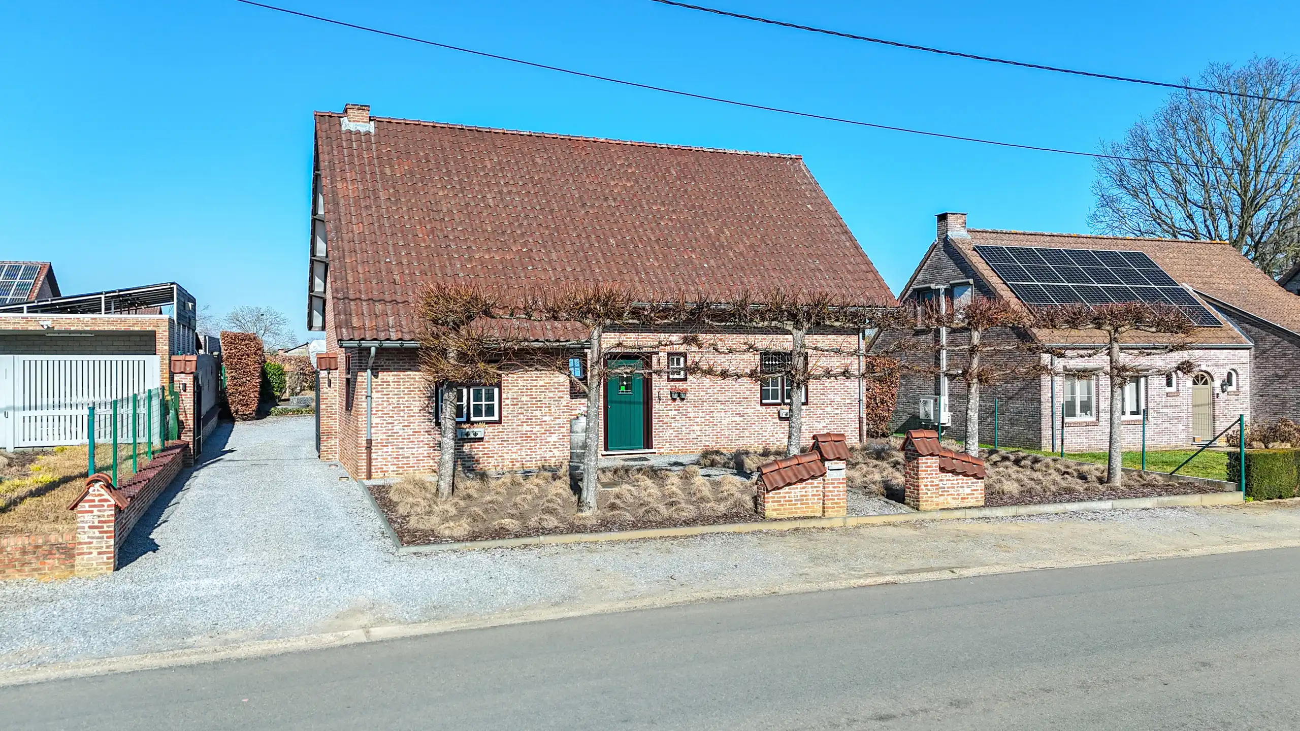 Instapklare gezinswoning met 5slpks, dubbele garage en tuin! foto 53