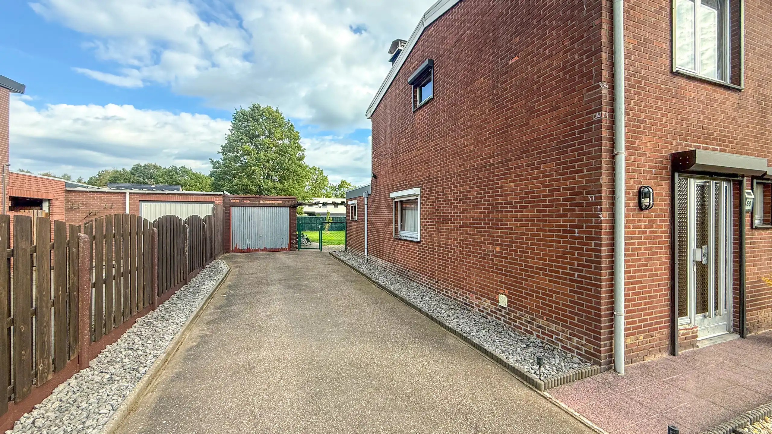 Instapklare woning met 3 slaapkamers op toplocatie! foto 6