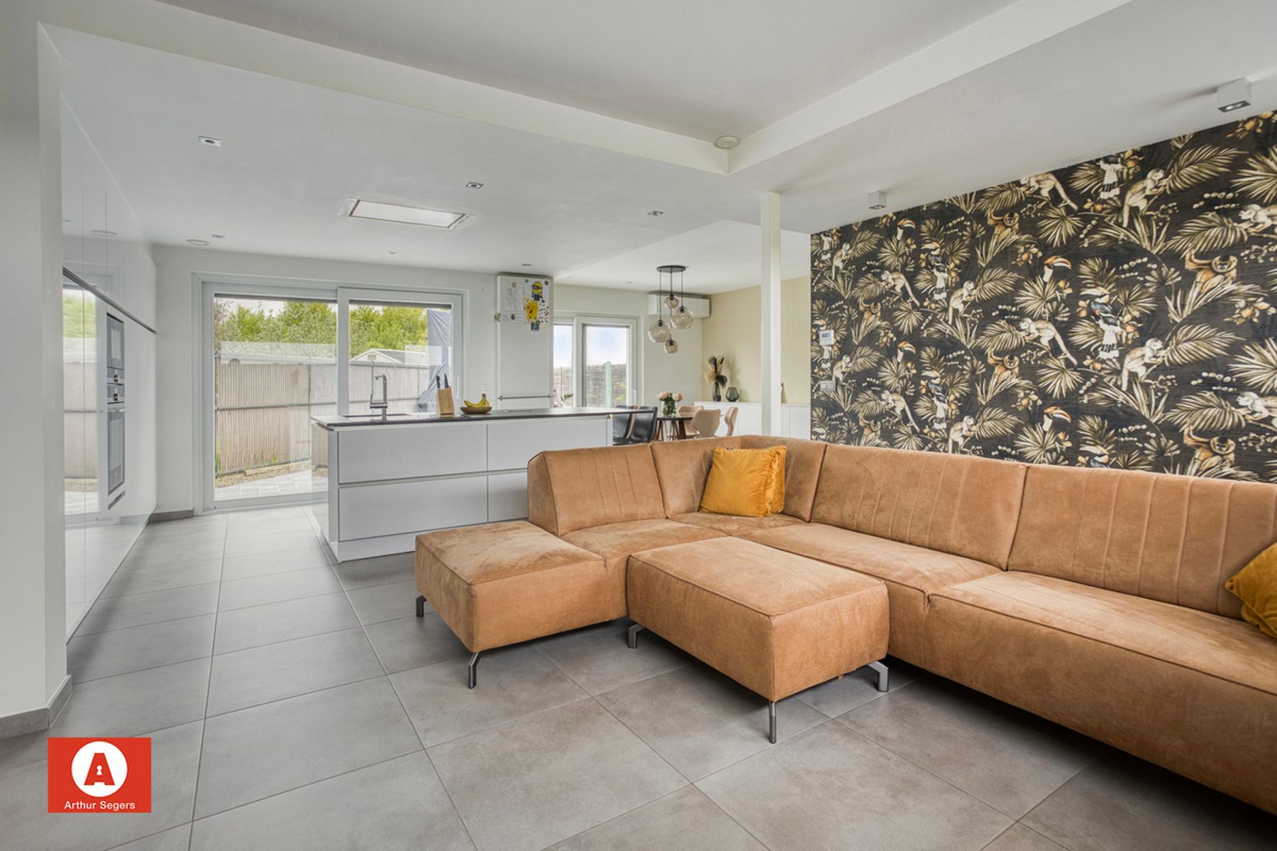 Ruime energiezuinige (EPC = A) woning met zuidwest tuin foto {{pictureIndex}}