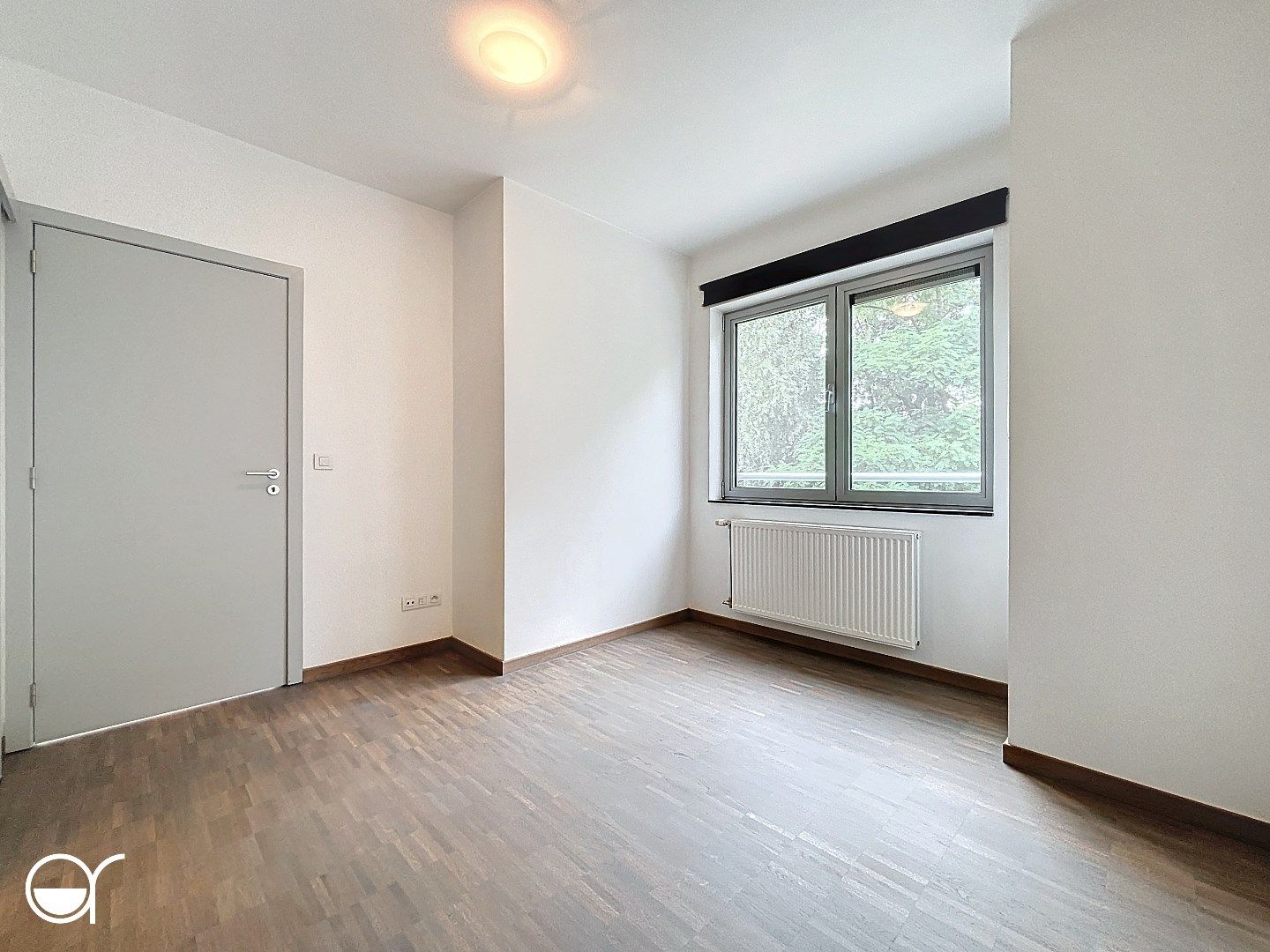 Tweeslaapkamerappartement met ruim terras en zicht op water en groen foto 21