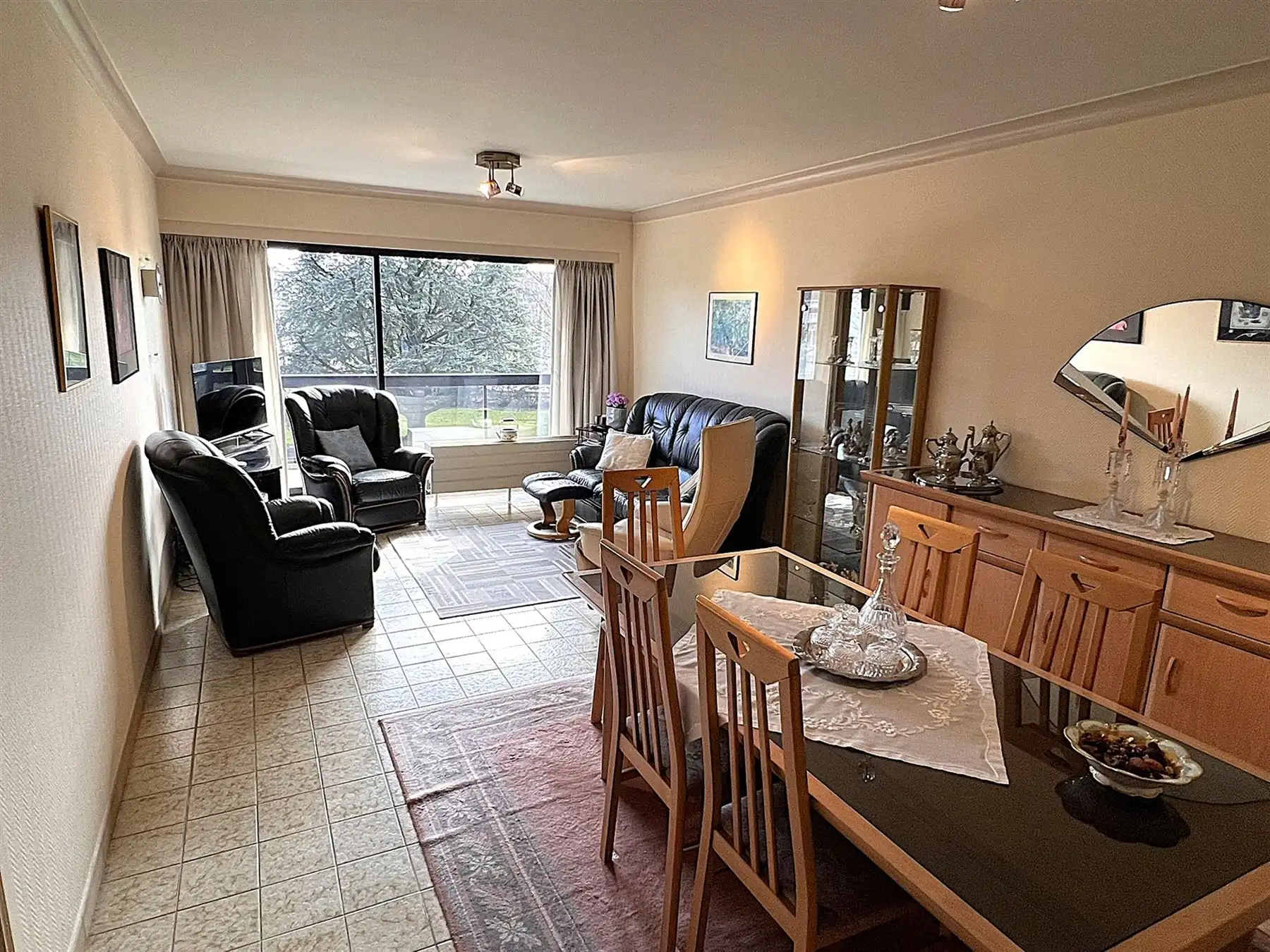 Goed onderhouden appartement met 2 slaapkamers en autostaanplaats foto 2