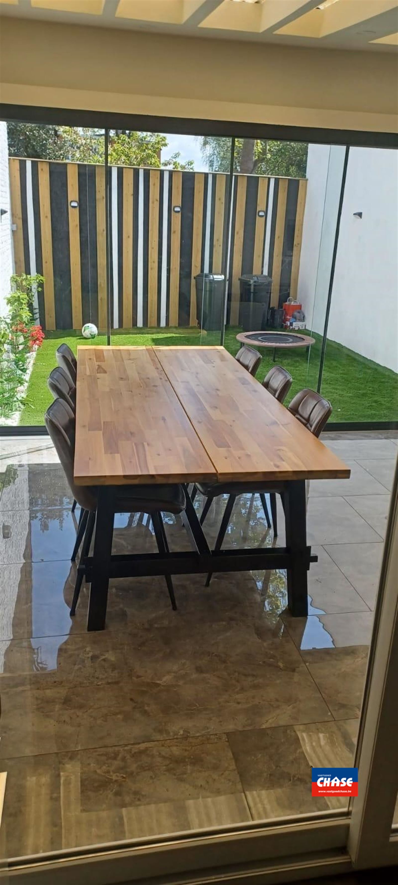 Gerenoveerde rijwoning met 2 slaapkamers en stadstuin foto 6