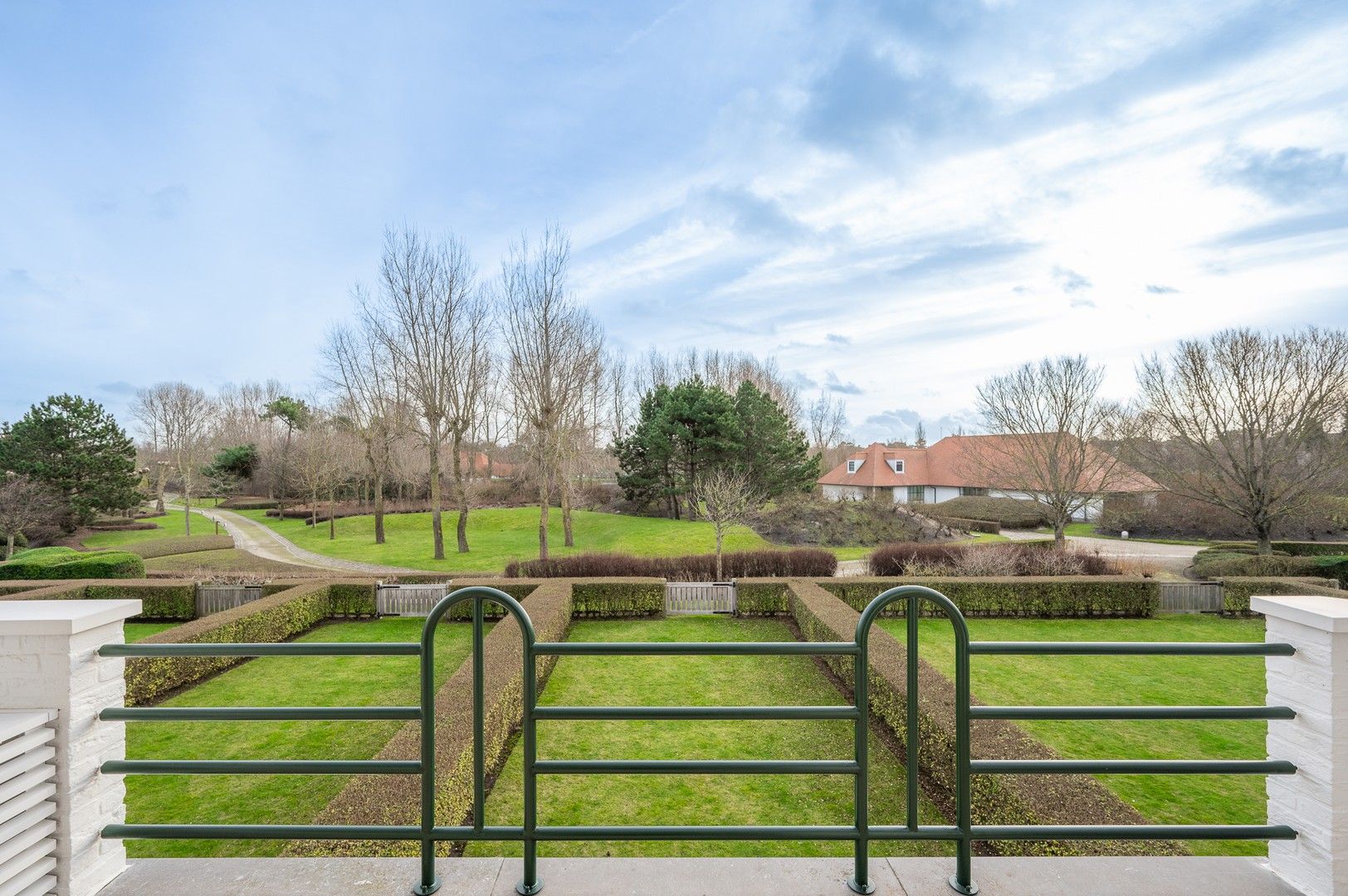 Prachtig gerenoveerd appartement gelegen in het exclusieve domein Tennis Gardens. foto 11