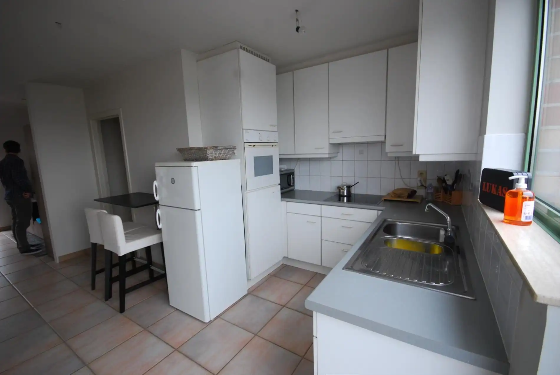 RUIM APPARTEMENT MET ONDERGRONDSE AUTOSTAANPLAATS foto 4