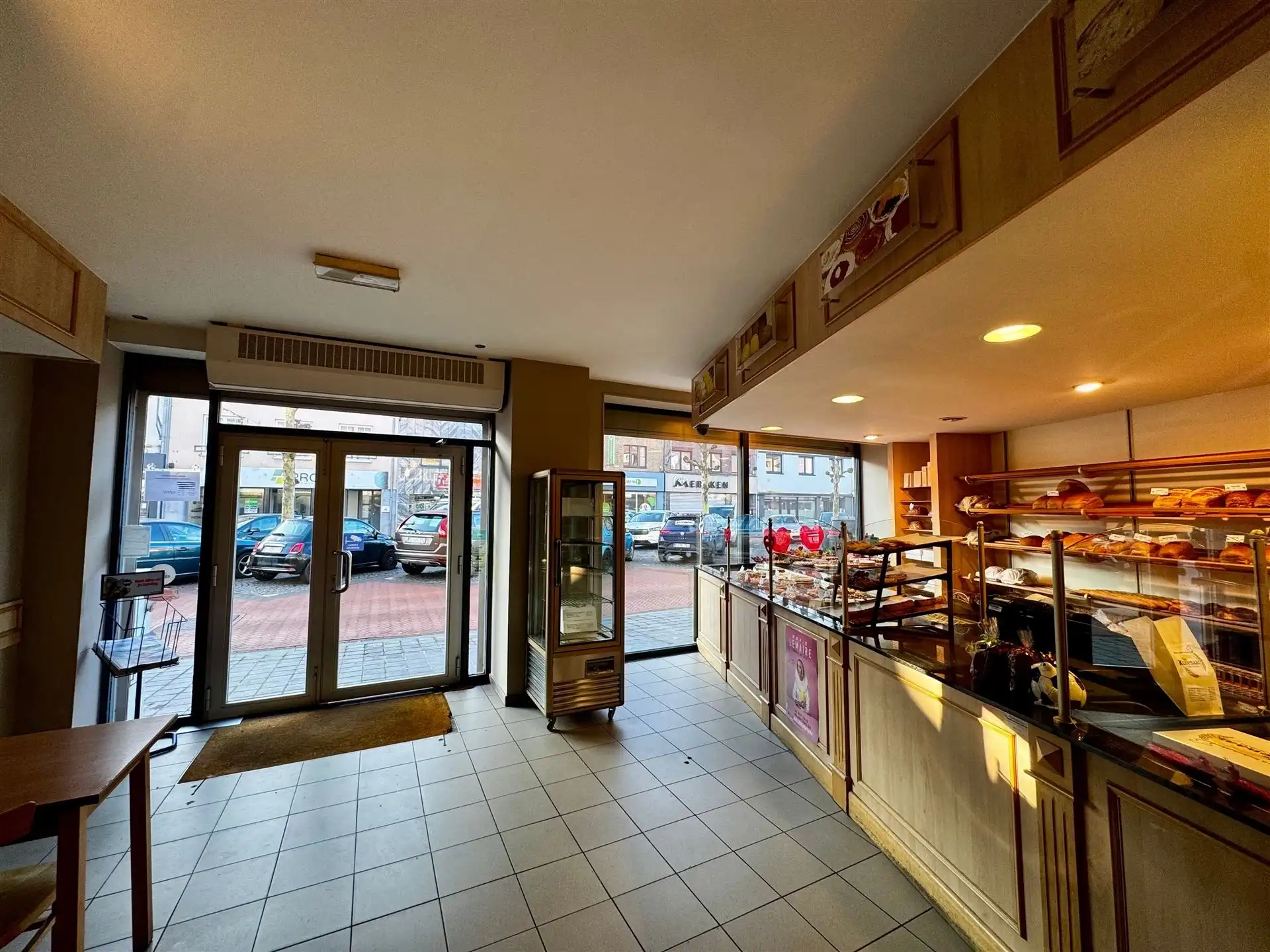 Opbrengsteigendom: handelspand met 2 appartementen  foto 5