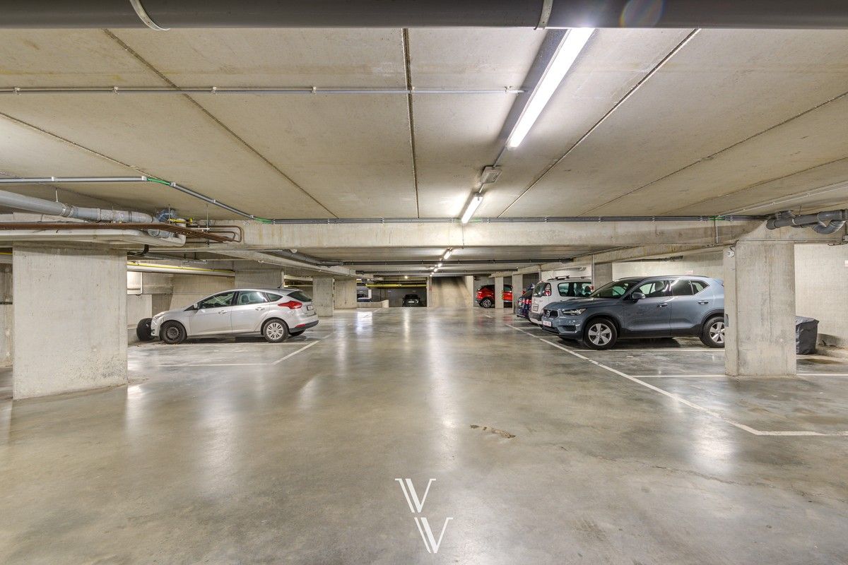 Mooi instapklaar appartement met tuin en parking foto 21