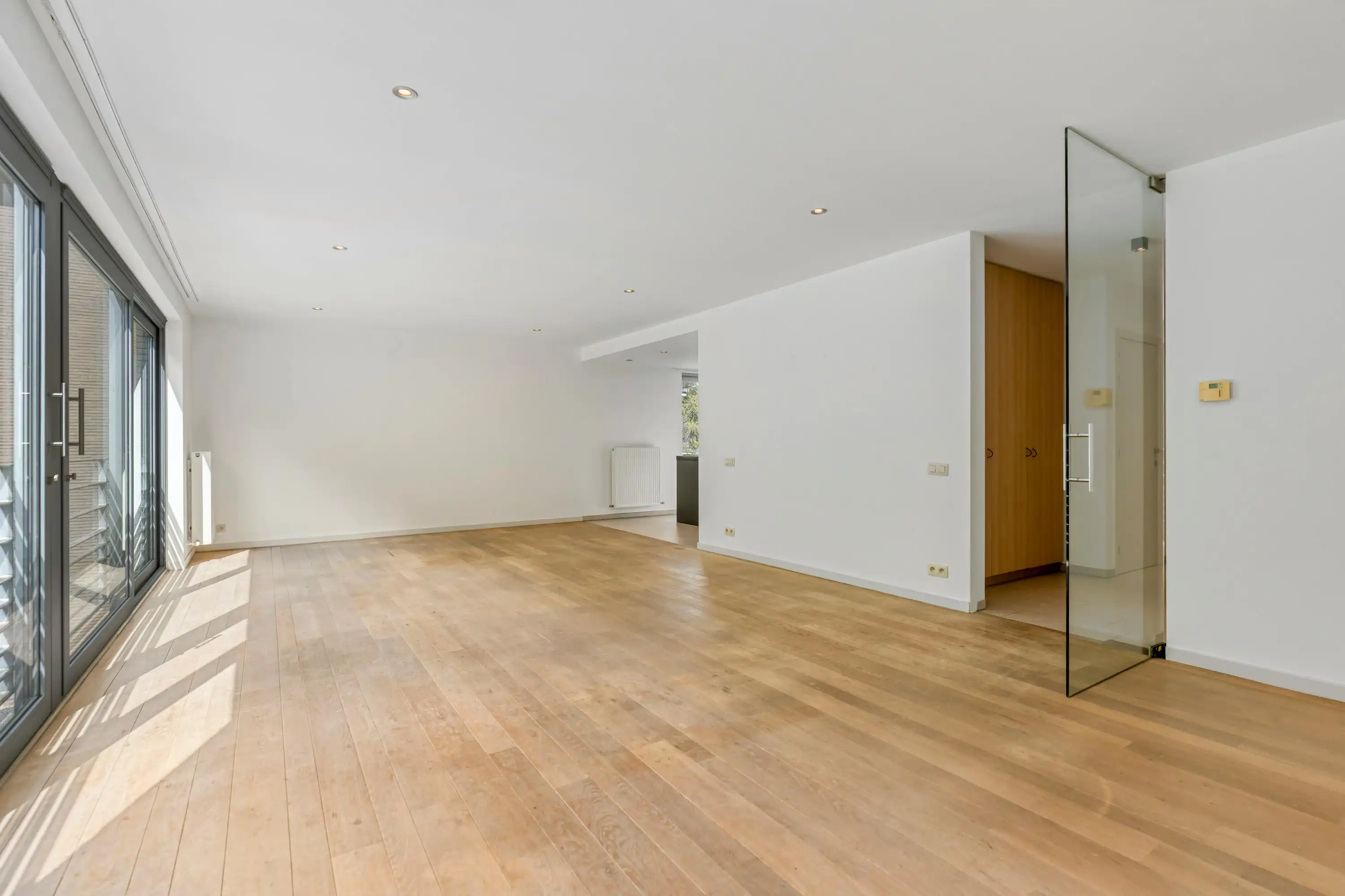 Ruim appartement met 2 slpk en garage te koop in Brasschaat foto 4