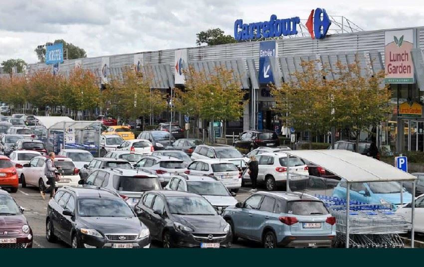 HANDELSPARK OP RETAILPARK MET CARREFOUR foto {{pictureIndex}}