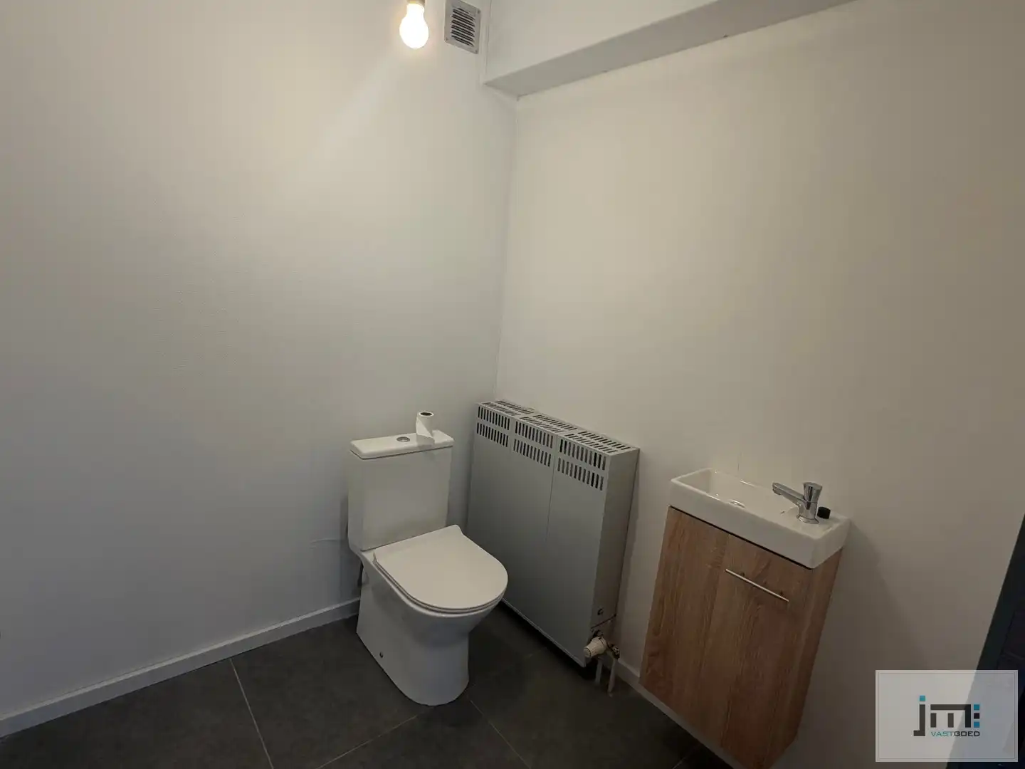 Gerenoveerd appartement met 4 slaapkamers foto 5